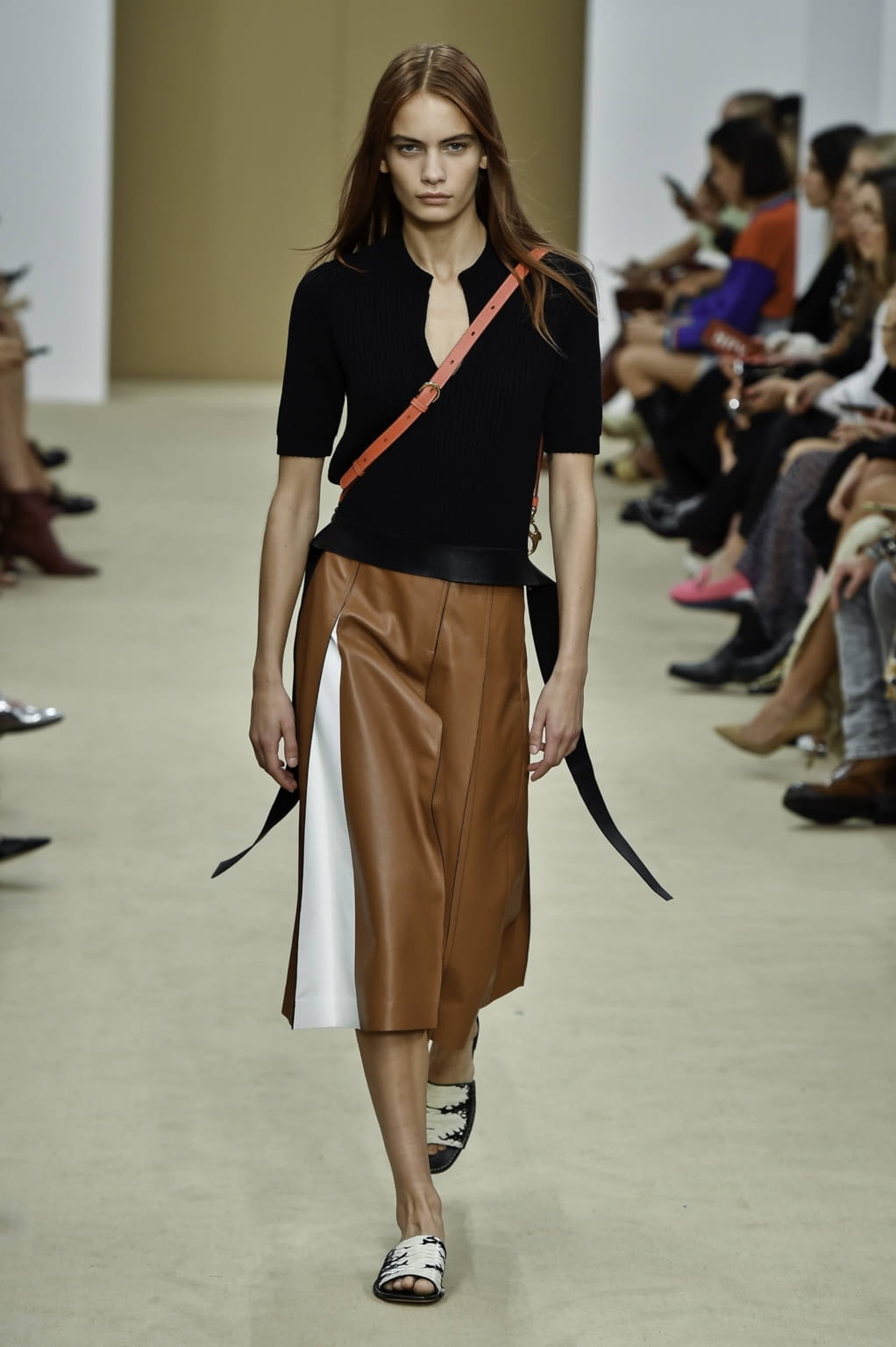 Fashion Week Milan Spring/Summer 2020 look 19 from the Tod's collection 女装