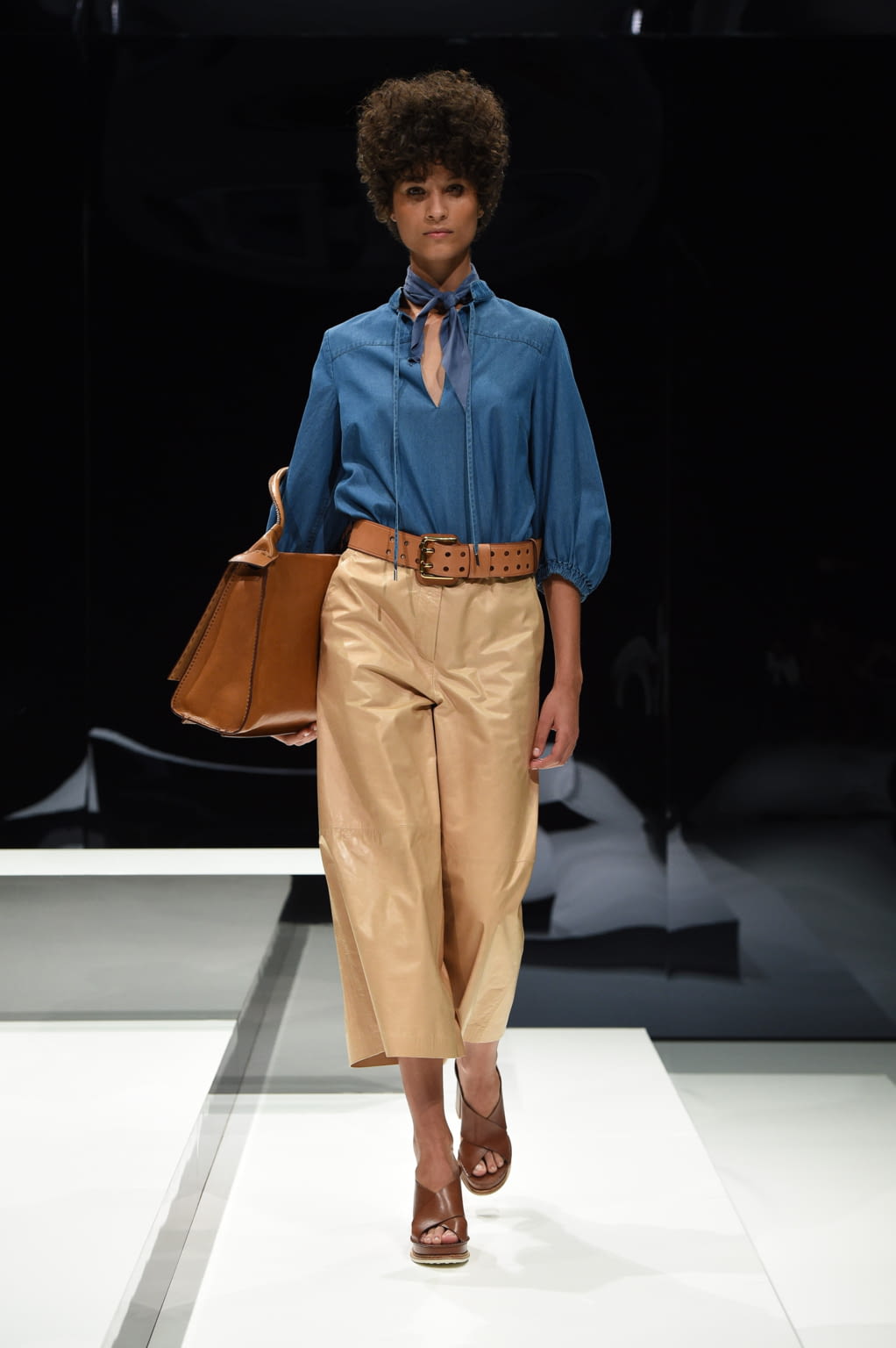 Fashion Week Milan Spring/Summer 2017 look 19 from the Tod's collection womenswear