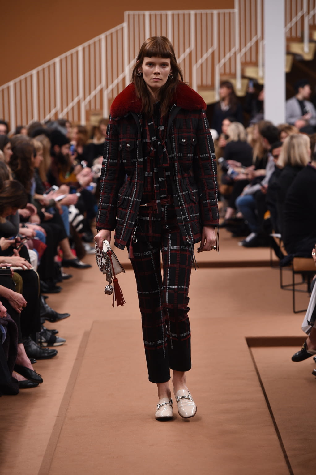 Fashion Week Milan Fall/Winter 2016 look 5 from the Tod's collection womenswear