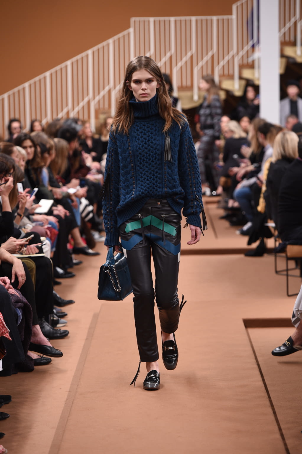 Fashion Week Milan Fall/Winter 2016 look 15 from the Tod's collection 女装