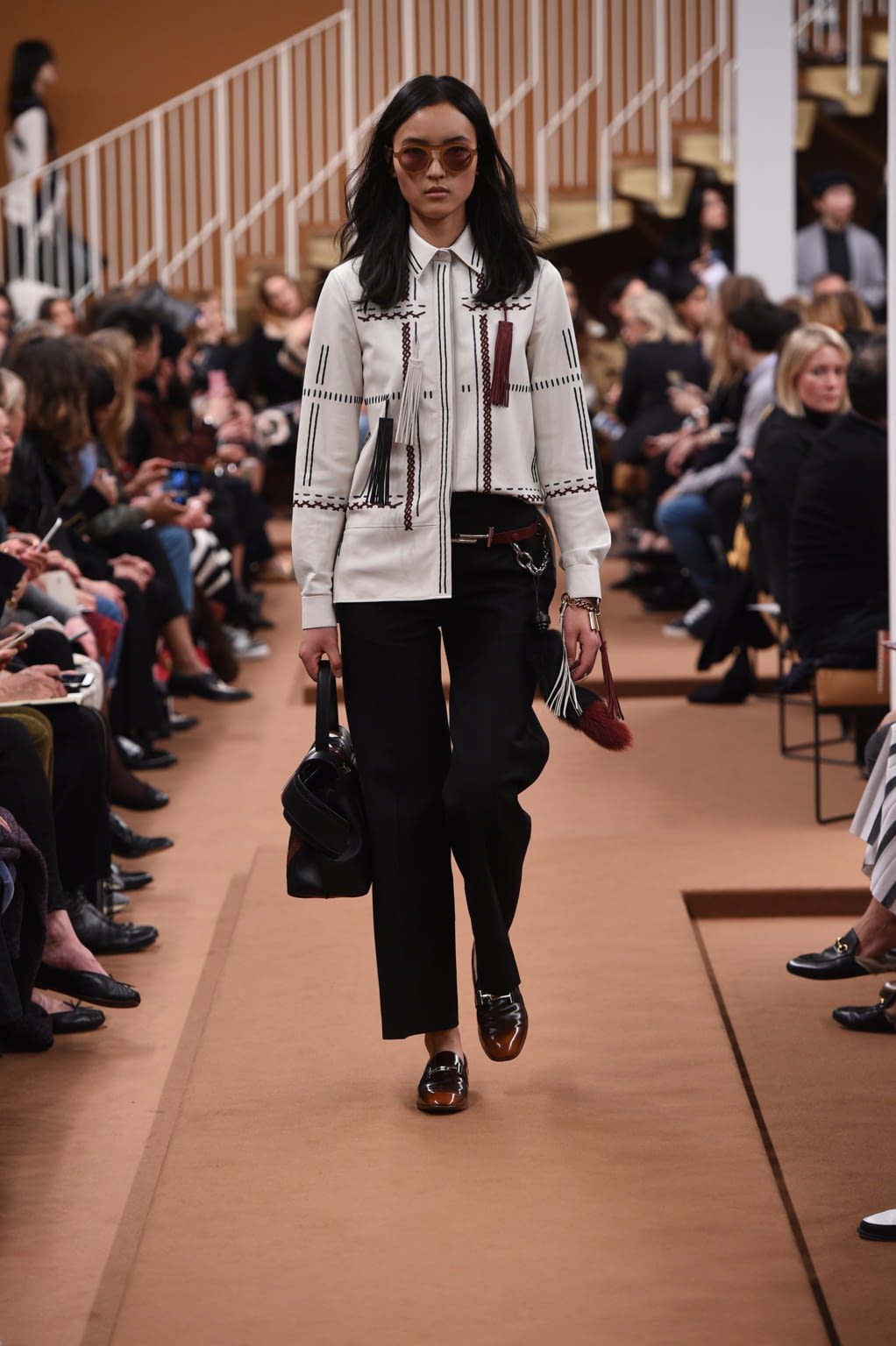 Fashion Week Milan Fall/Winter 2016 look 22 from the Tod's collection womenswear
