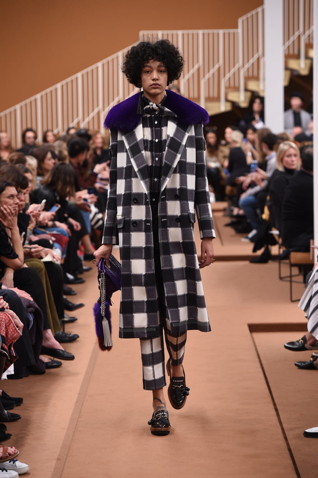 Fashion Week Milan Fall/Winter 2016 look 24 from the Tod's collection 女装