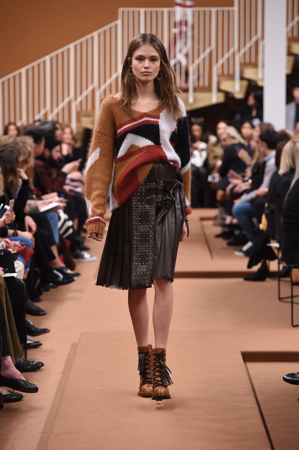 Fashion Week Milan Fall/Winter 2016 look 26 from the Tod's collection womenswear