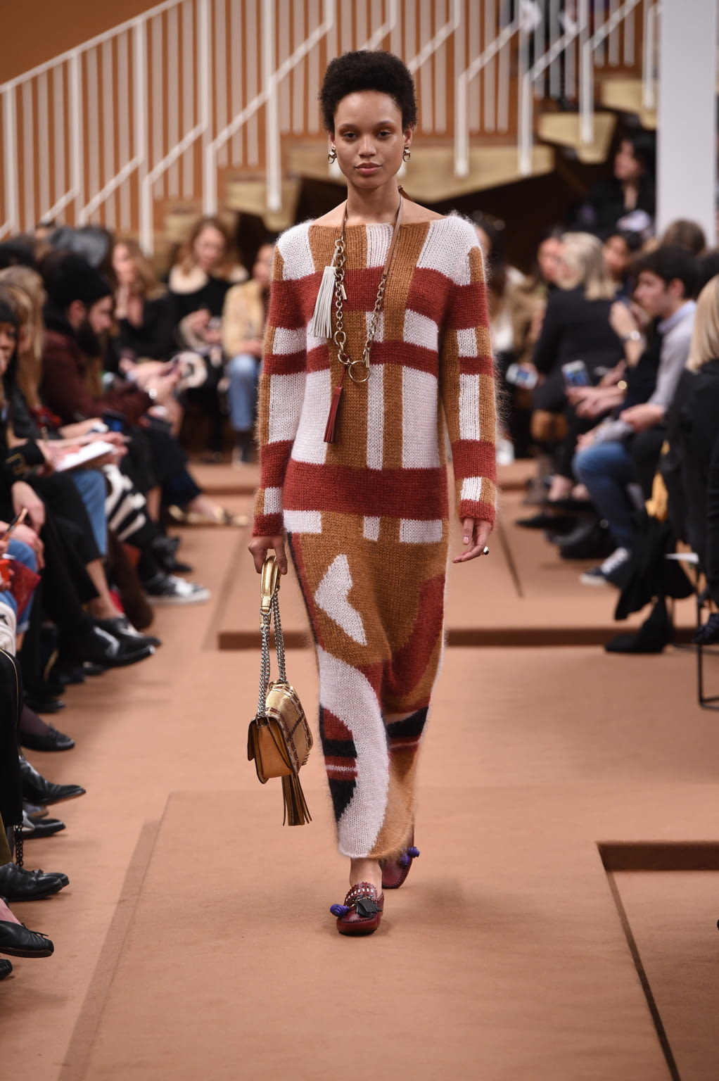 Fashion Week Milan Fall/Winter 2016 look 28 from the Tod's collection womenswear