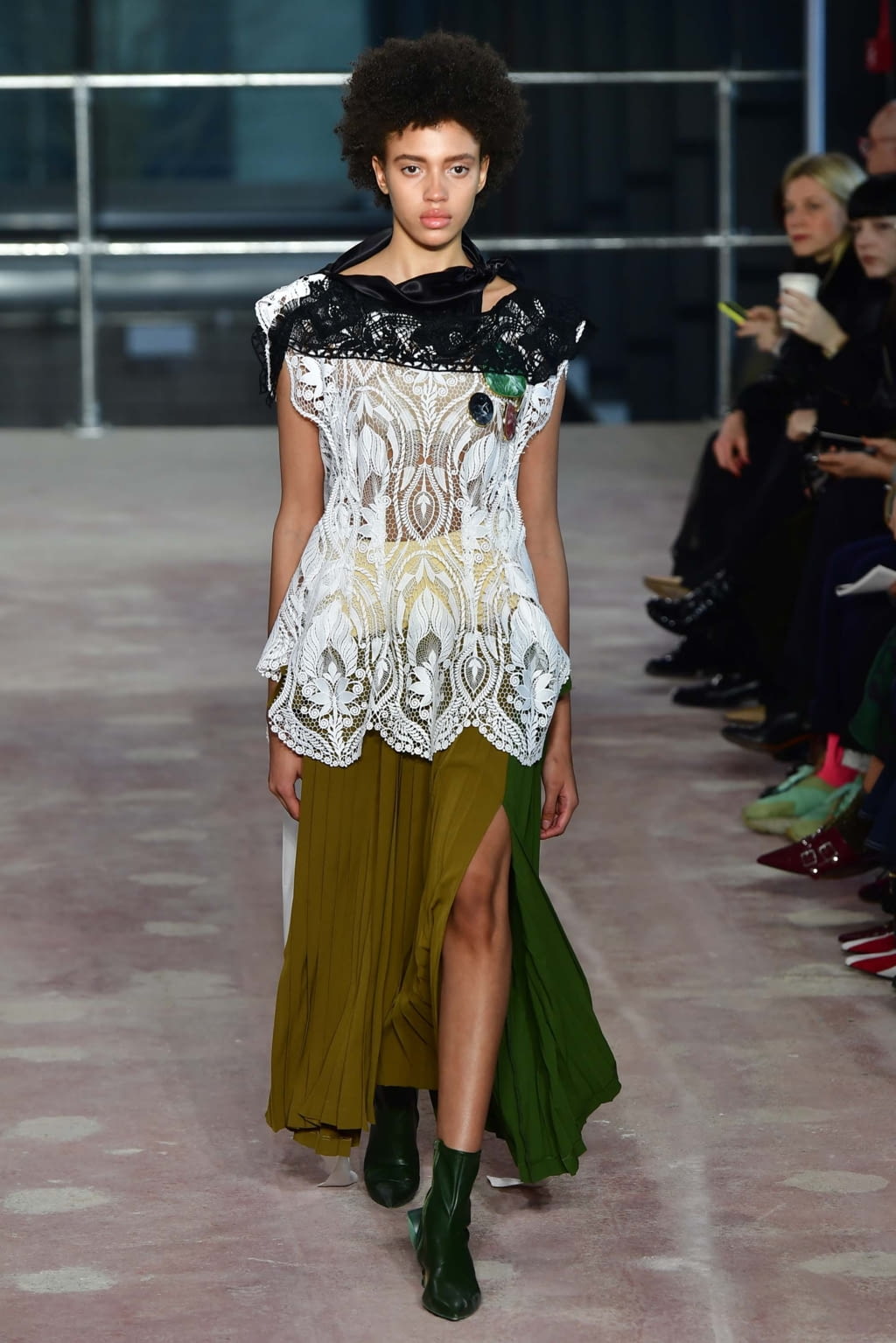 Fashion Week London Fall/Winter 2018 look 25 from the Toga collection 女装