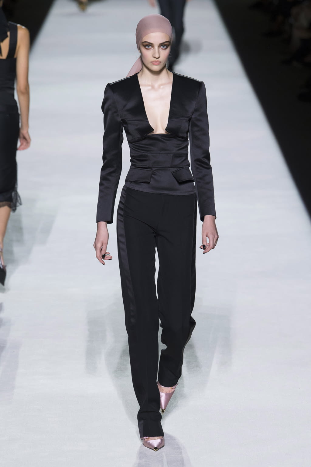 Fashion Week New York Spring/Summer 2019 look 26 from the Tom Ford collection womenswear