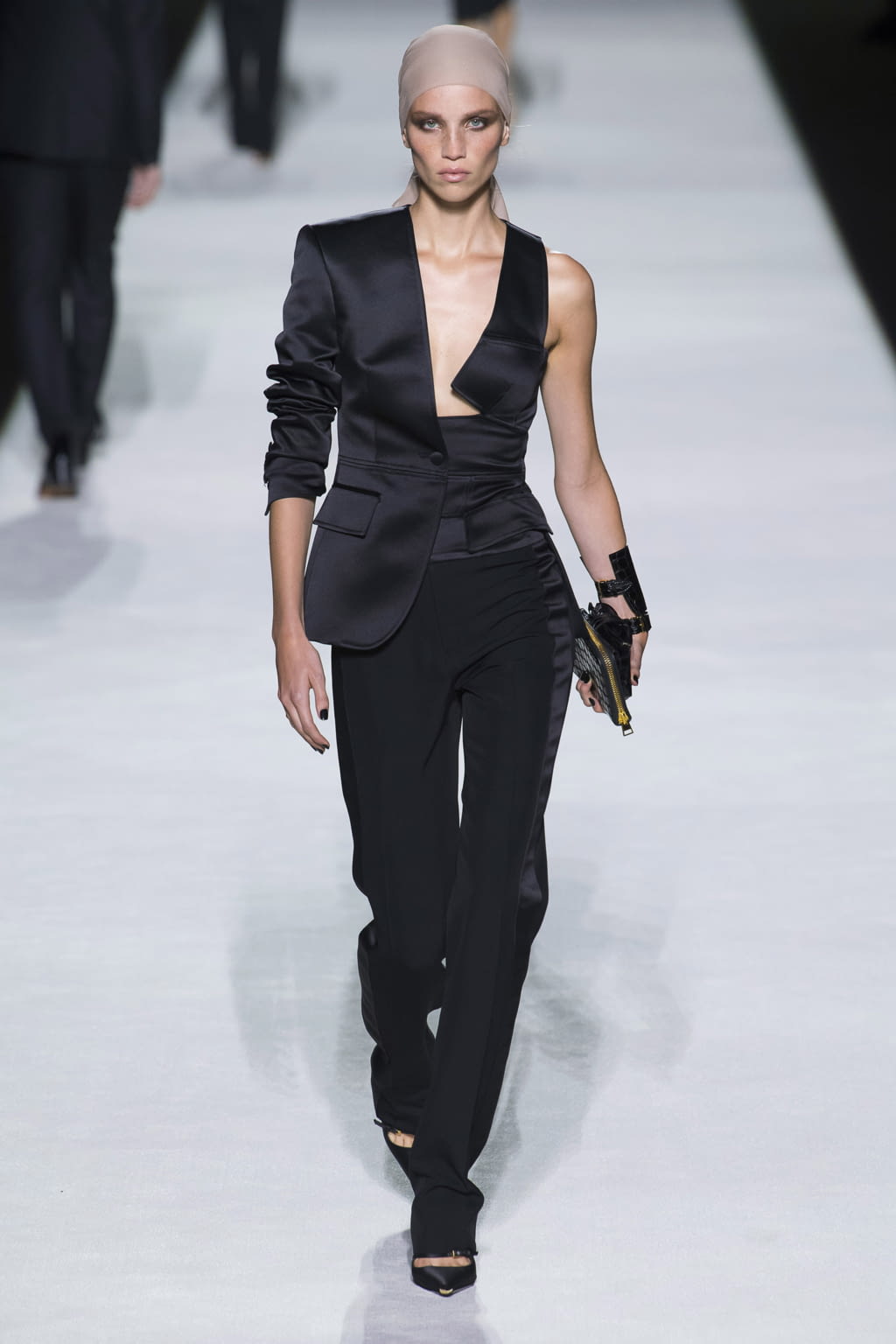 Fashion Week New York Spring/Summer 2019 look 28 from the Tom Ford collection womenswear
