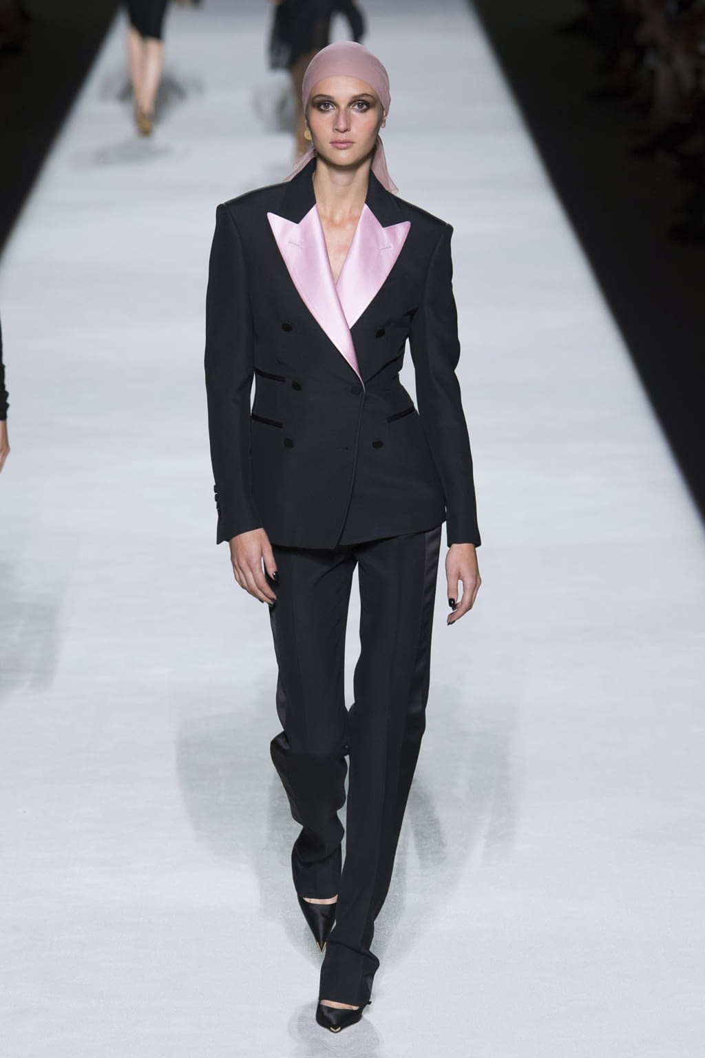 Fashion Week New York Spring/Summer 2019 look 32 from the Tom Ford collection womenswear