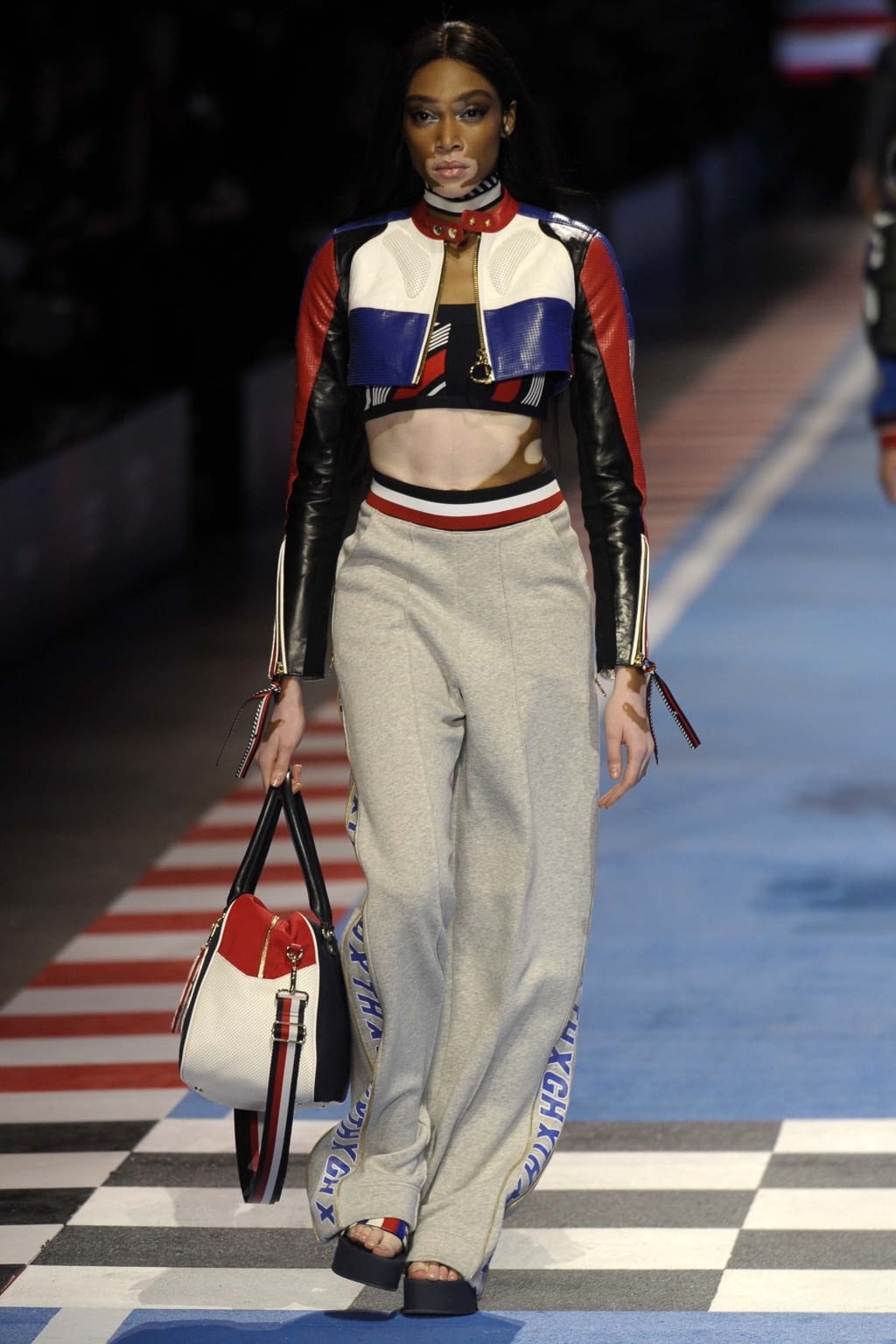 Fashion Week Milan Spring/Summer 2018 look 3 from the Tommy Hilfiger collection 女装
