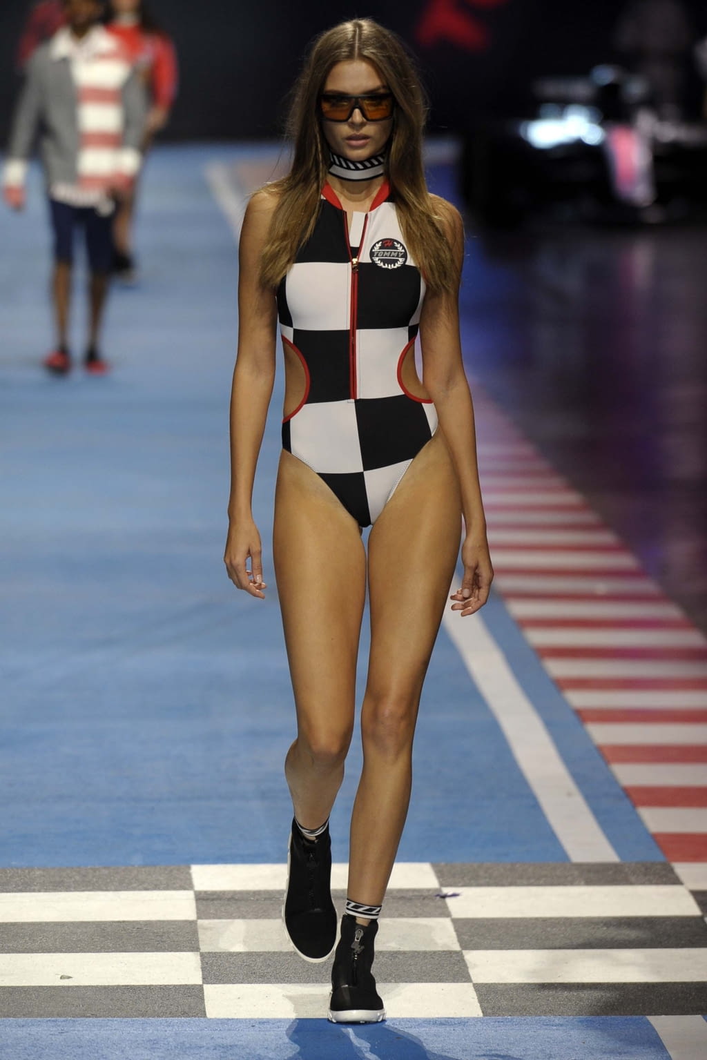Fashion Week Milan Spring/Summer 2018 look 11 from the Tommy Hilfiger collection 女装