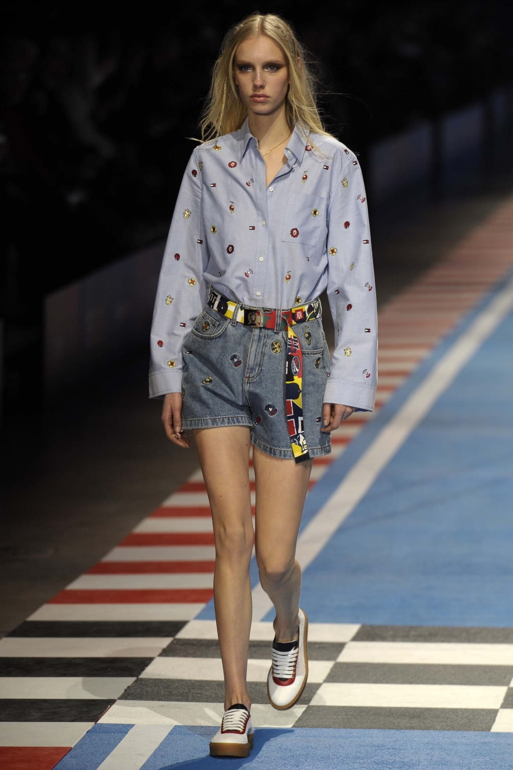 Fashion Week Milan Spring/Summer 2018 look 36 from the Tommy Hilfiger collection 女装