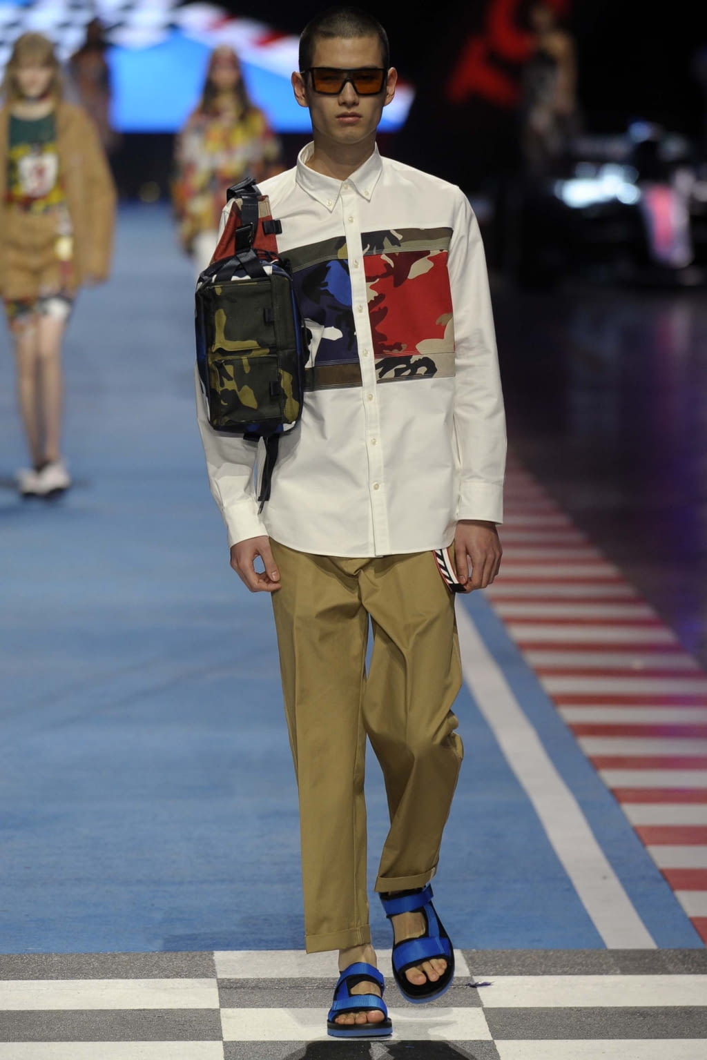 Fashion Week Milan Spring/Summer 2018 look 56 from the Tommy Hilfiger collection womenswear