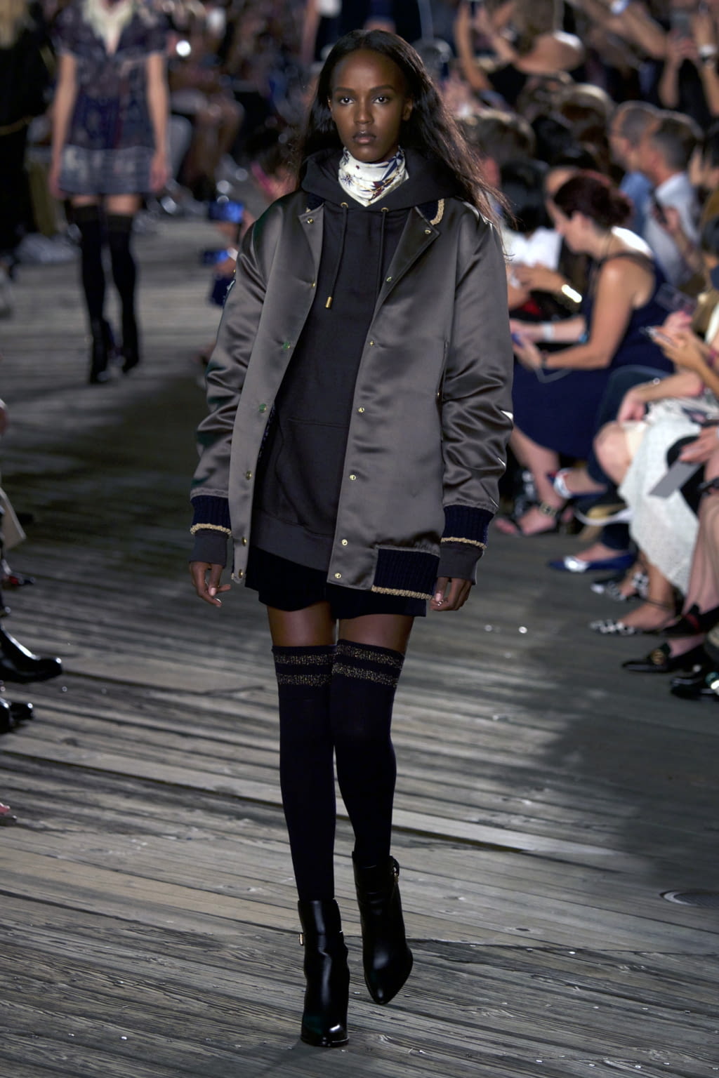 Fashion Week New York Fall/Winter 2016 look 33 de la collection Tommy Hilfiger x Gigi Hadid womenswear