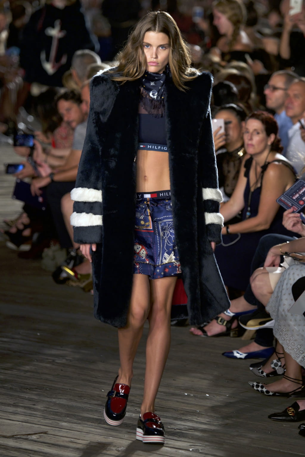 Fashion Week New York Fall/Winter 2016 look 35 de la collection Tommy Hilfiger x Gigi Hadid womenswear