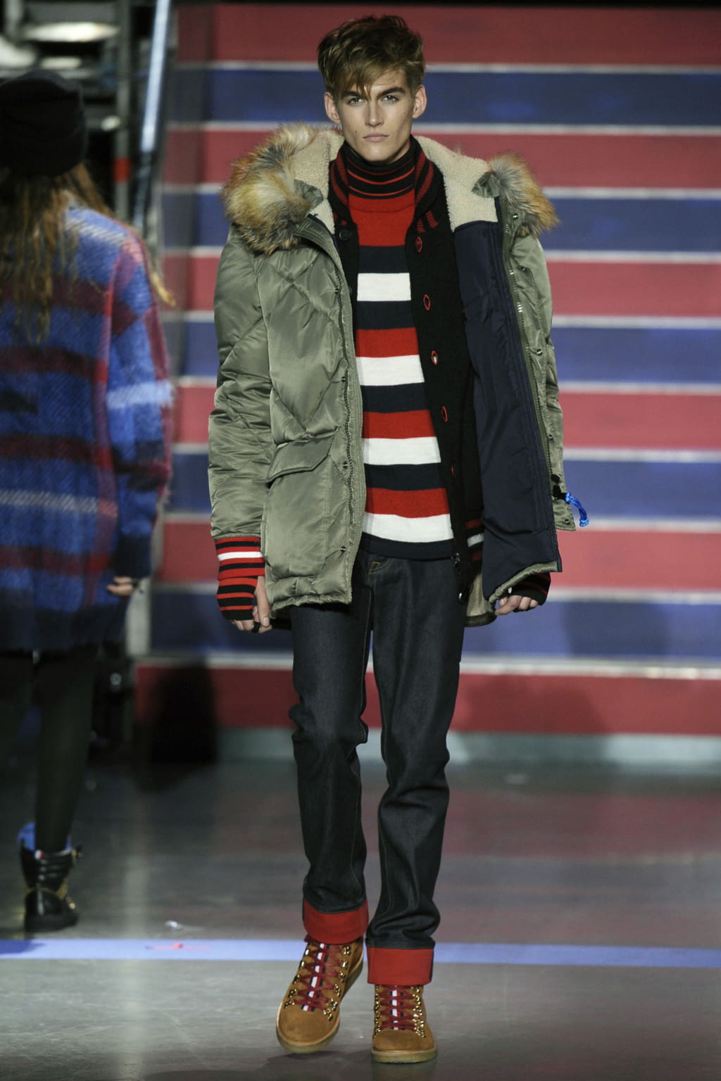 Fashion Week London Fall/Winter 2017 look 28 from the Tommy Hilfiger collection womenswear