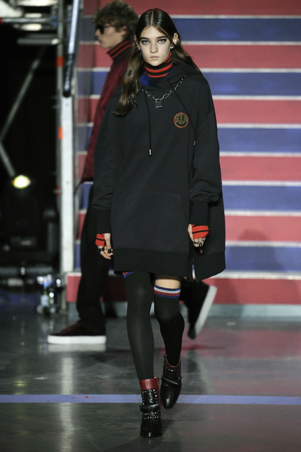 Fashion Week London Fall/Winter 2017 look 37 from the Tommy Hilfiger collection 女装