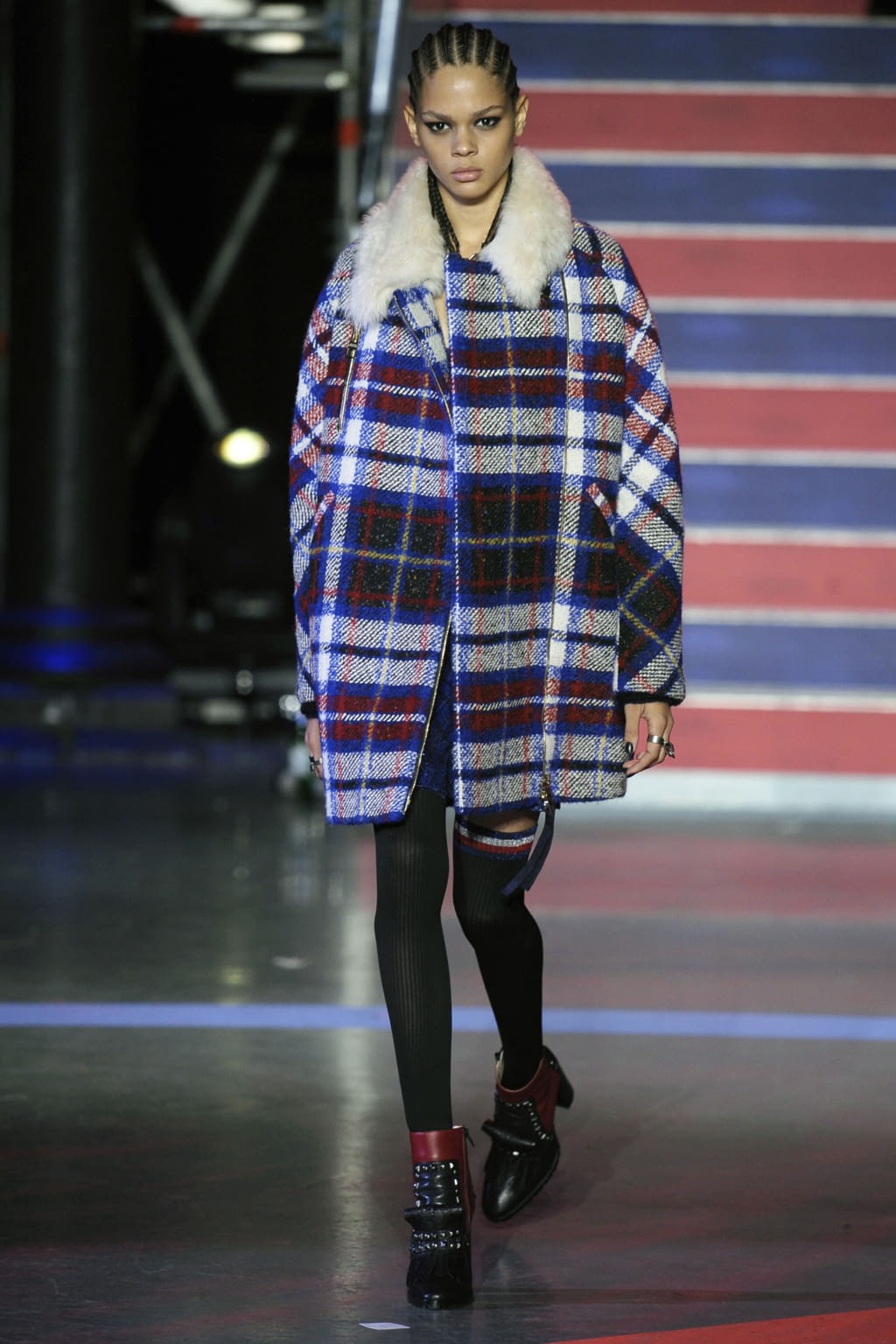 Fashion Week London Fall/Winter 2017 look 50 from the Tommy Hilfiger collection womenswear