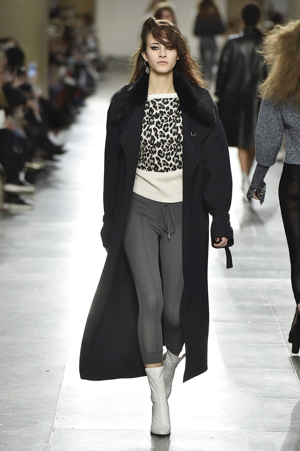 Fashion Week London Fall/Winter 2016 look 4 from the Topshop collection womenswear