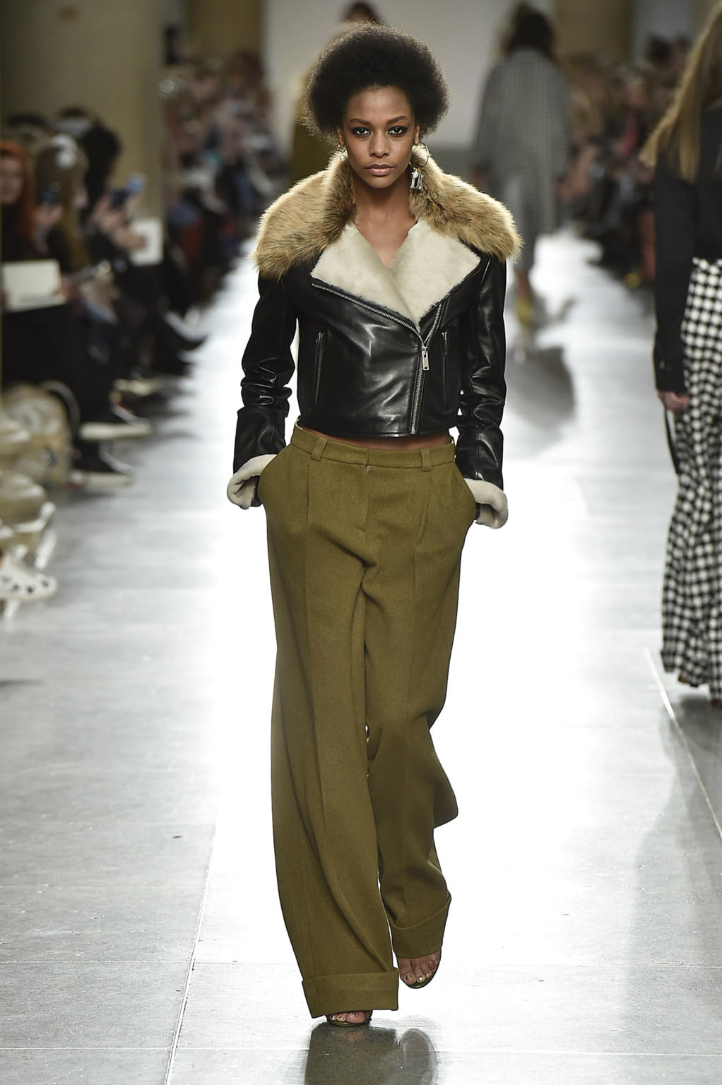 Fashion Week London Fall/Winter 2016 look 10 from the Topshop collection womenswear