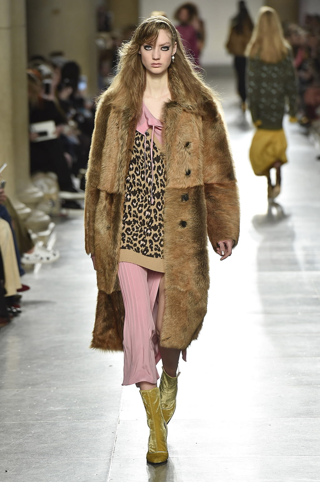 Fashion Week London Fall/Winter 2016 look 19 from the Topshop collection womenswear