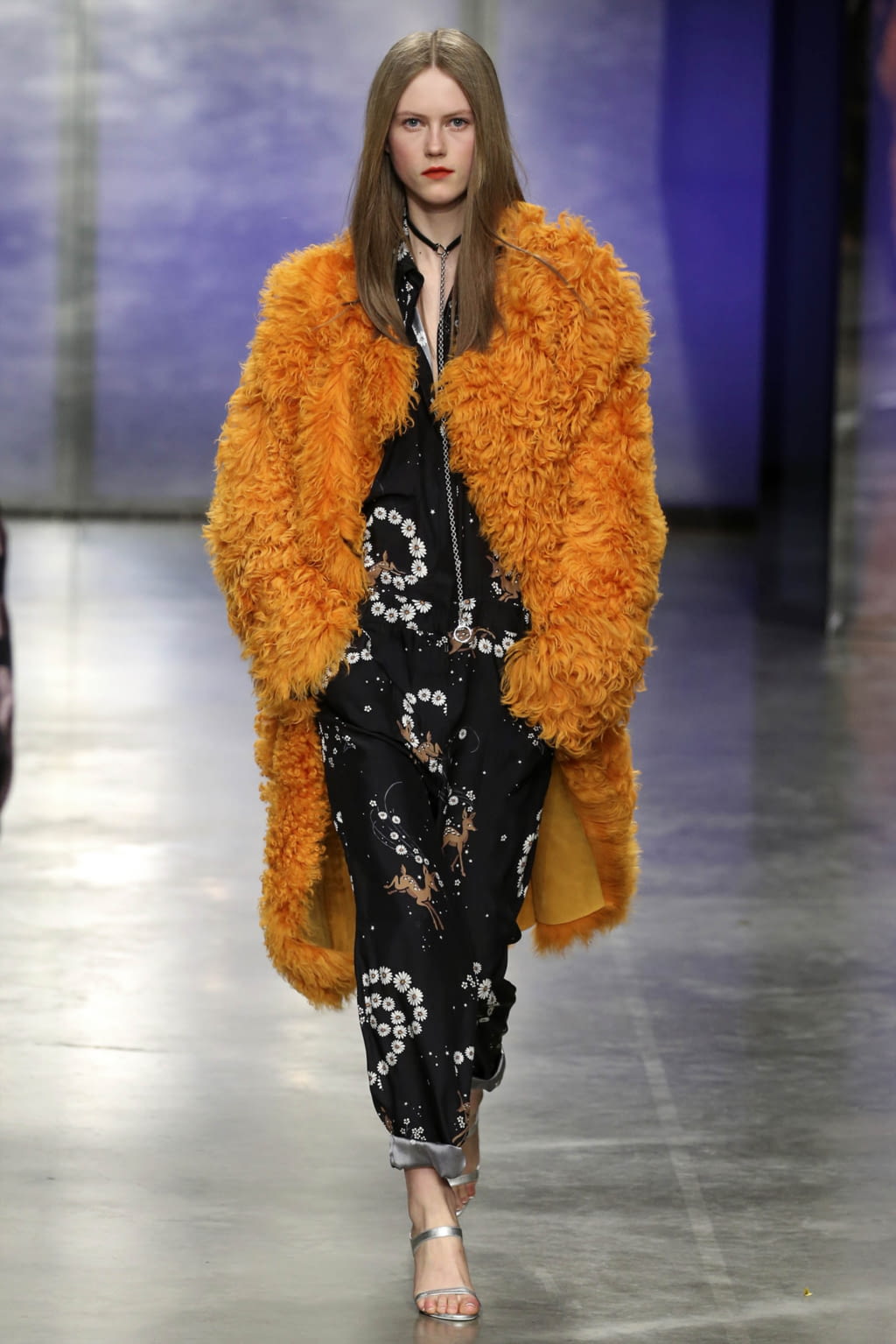 Fashion Week London Fall/Winter 2017 look 74 from the Topshop collection womenswear