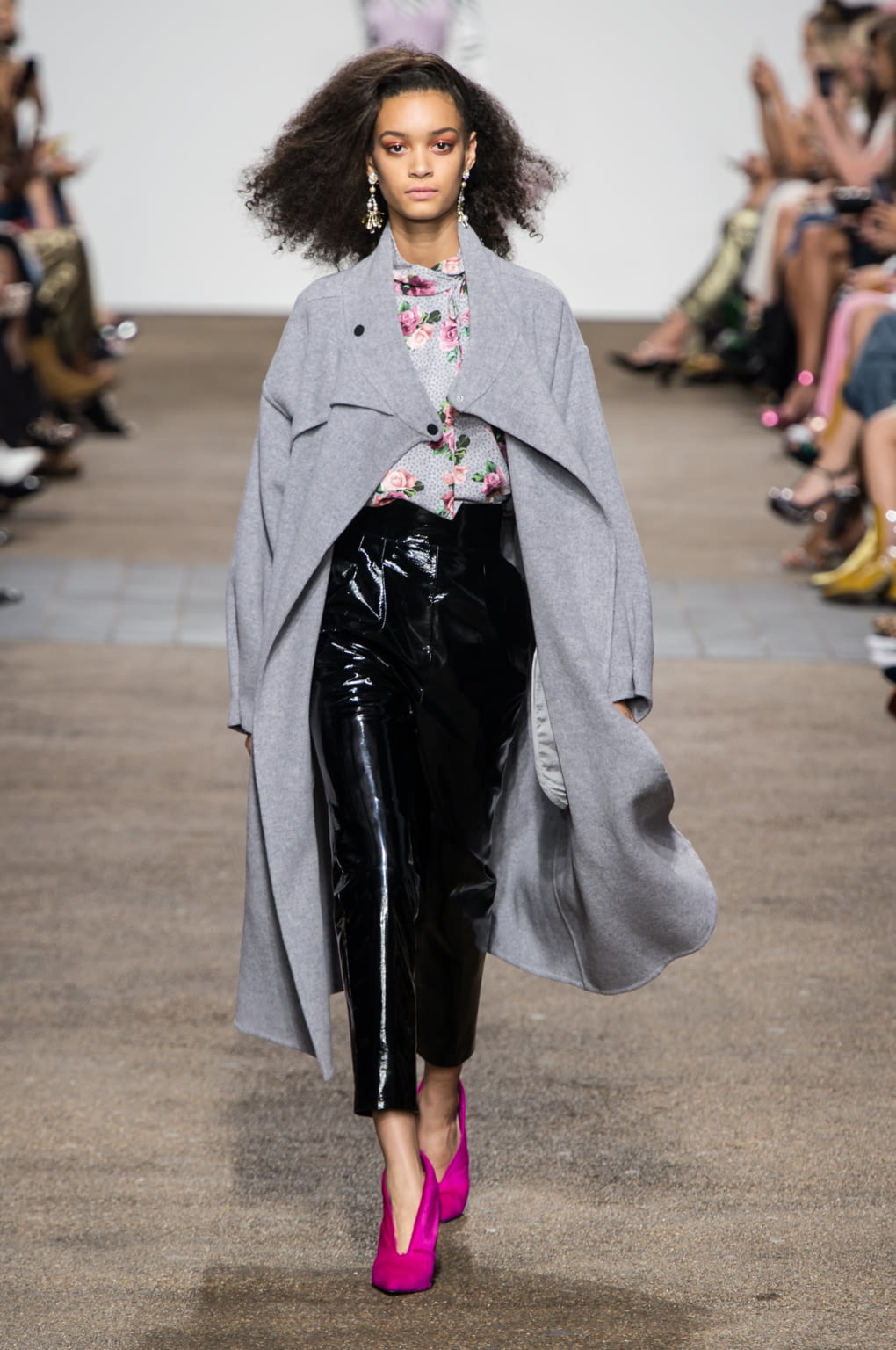 Fashion Week London Spring/Summer 2017 look 16 from the Topshop collection 女装