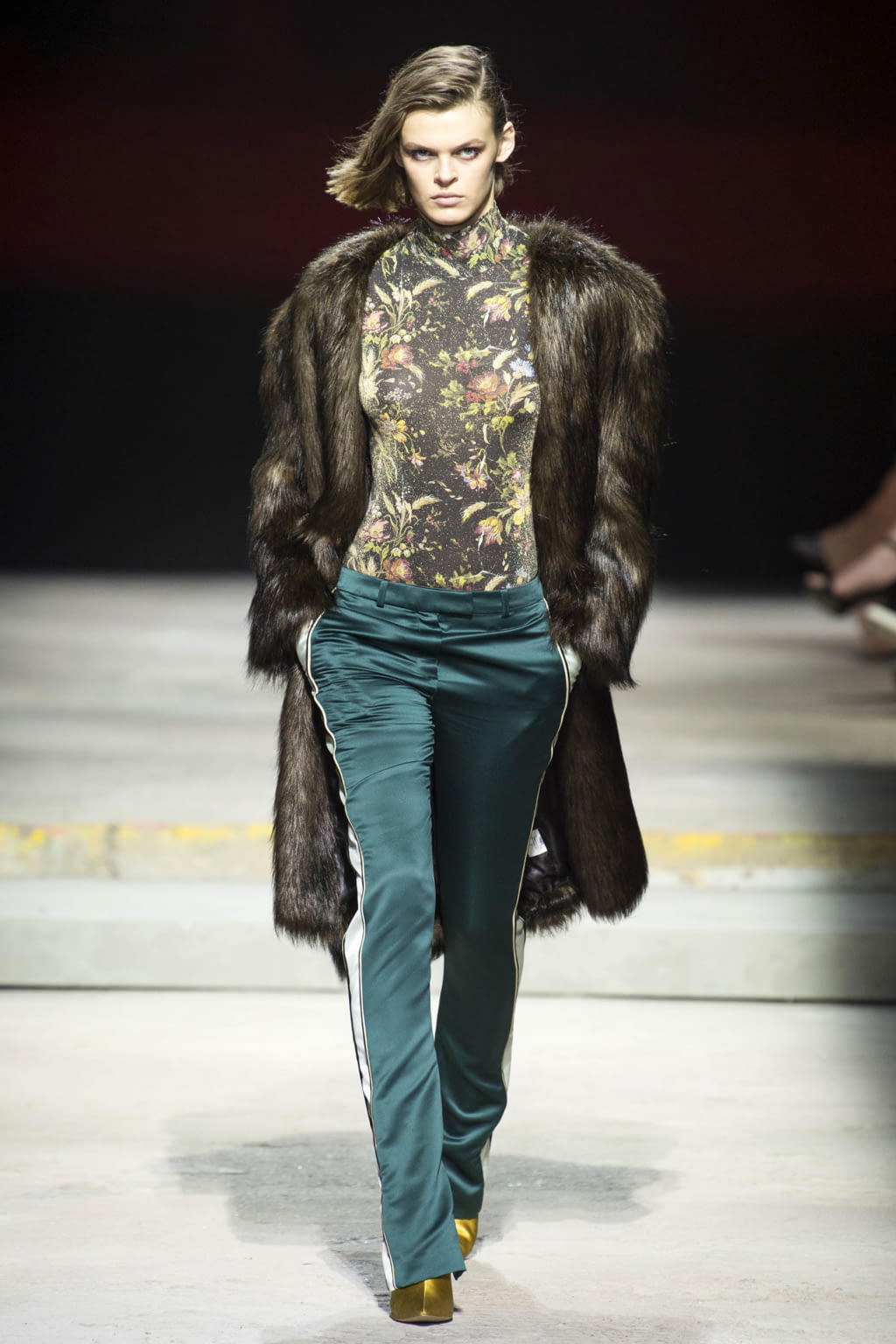 Fashion Week London Fall/Winter 2017 look 11 from the Topshop collection womenswear