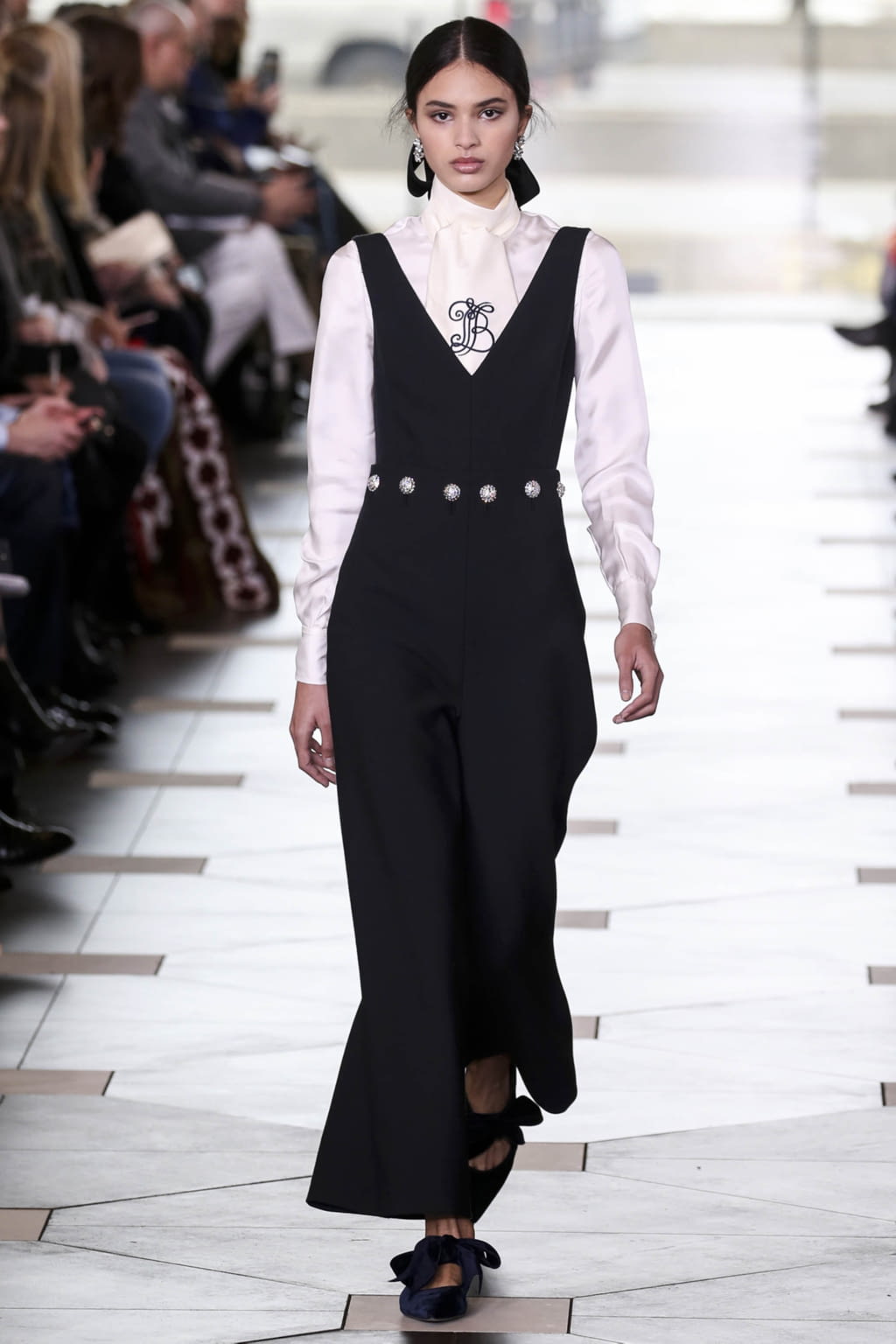 Fashion Week New York Fall/Winter 2017 look 36 from the Tory Burch collection 女装