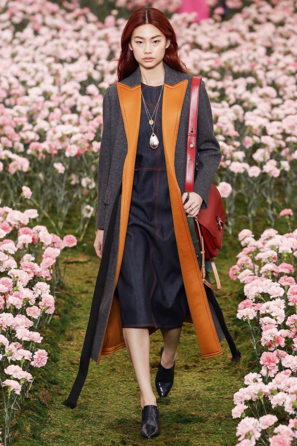 Fashion Week New York Fall/Winter 2018 look 19 from the Tory Burch collection 女装
