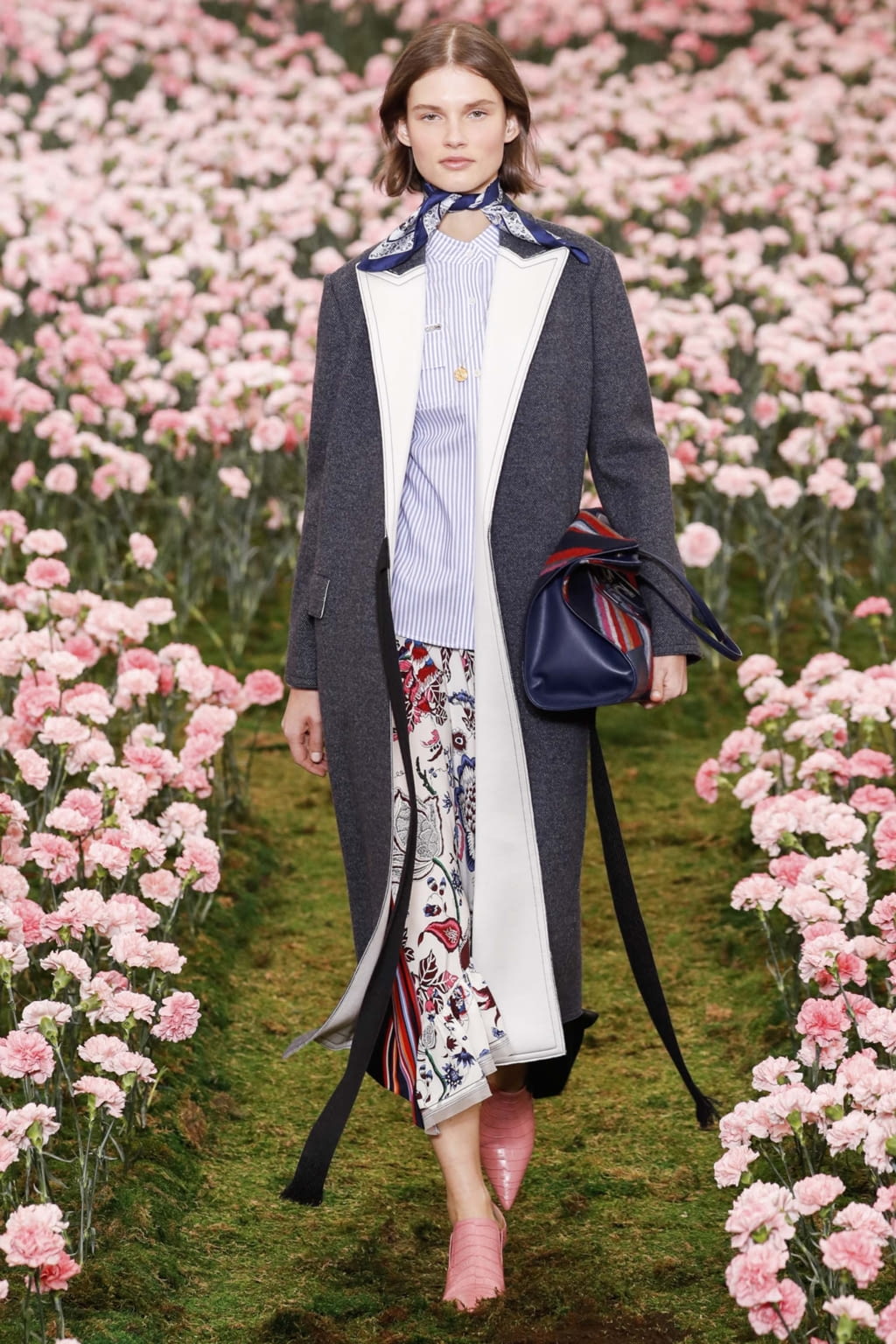 Fashion Week New York Fall/Winter 2018 look 38 from the Tory Burch collection 女装