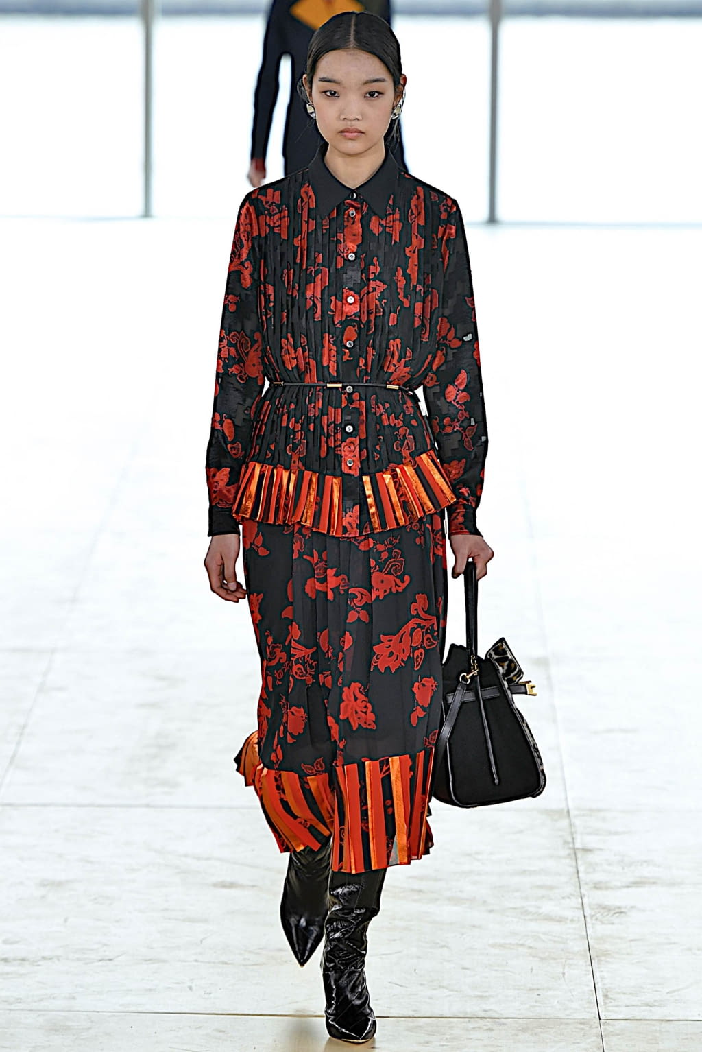 Fashion Week New York Fall/Winter 2019 look 2 from the Tory Burch collection womenswear