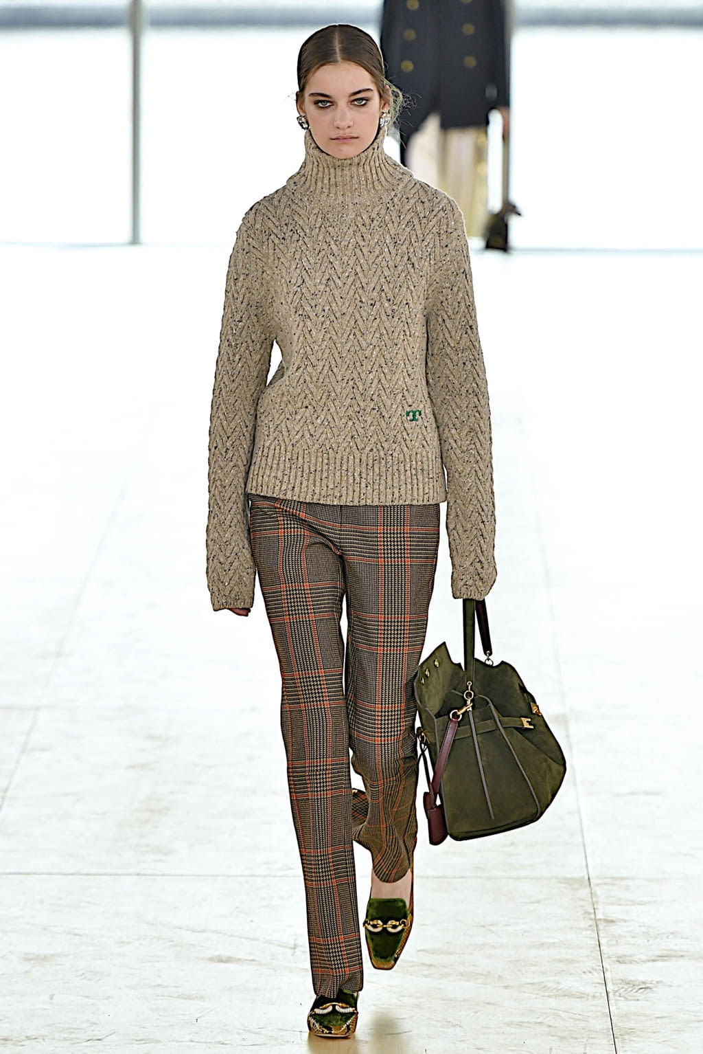 Fashion Week New York Fall/Winter 2019 look 6 from the Tory Burch collection womenswear