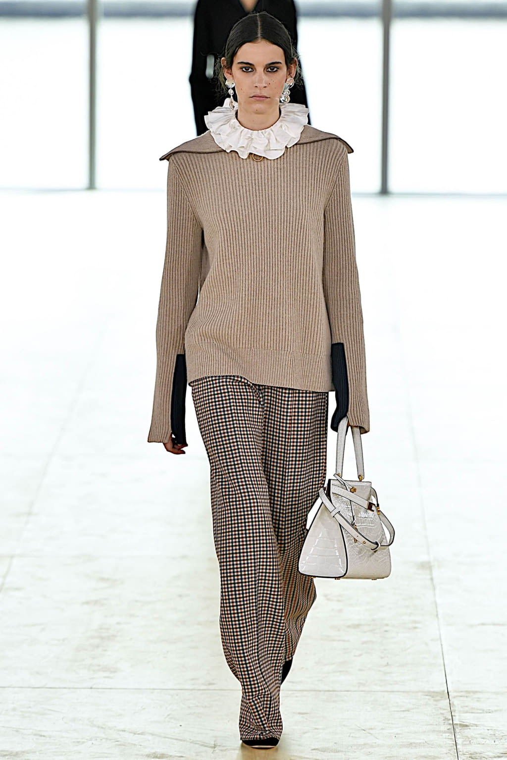 Fashion Week New York Fall/Winter 2019 look 9 from the Tory Burch collection womenswear