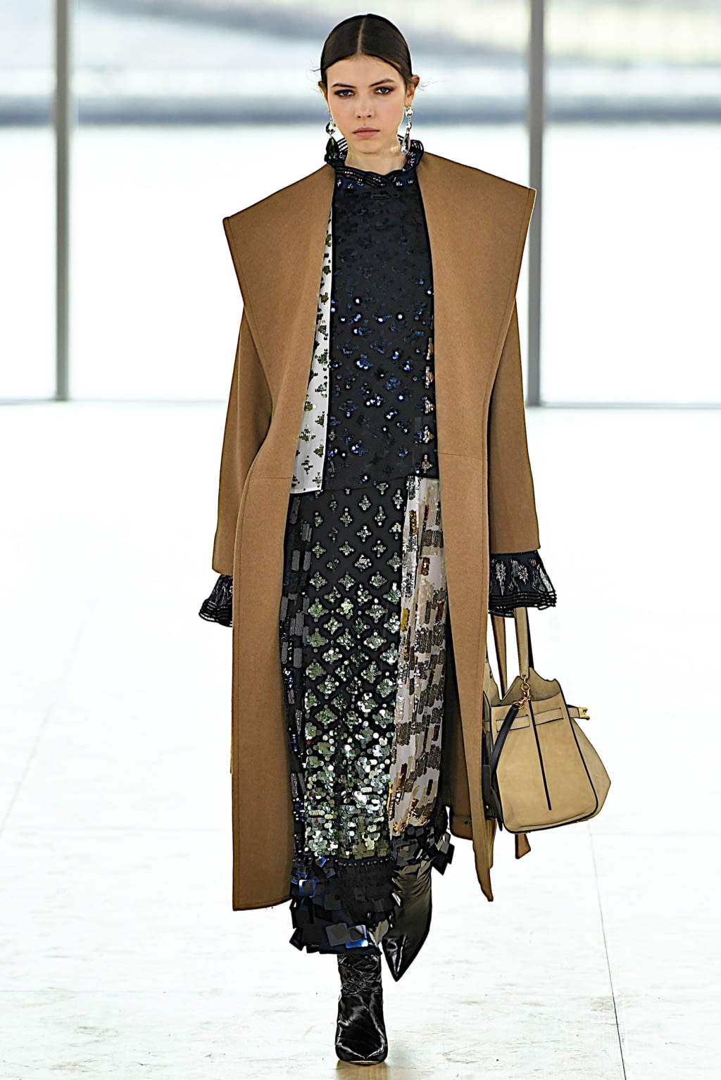 Fashion Week New York Fall/Winter 2019 look 32 from the Tory Burch collection womenswear