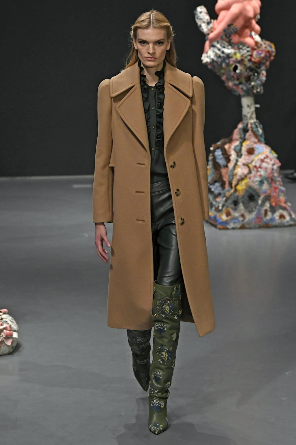 Fashion Week New York Fall/Winter 2020 look 7 from the Tory Burch collection womenswear