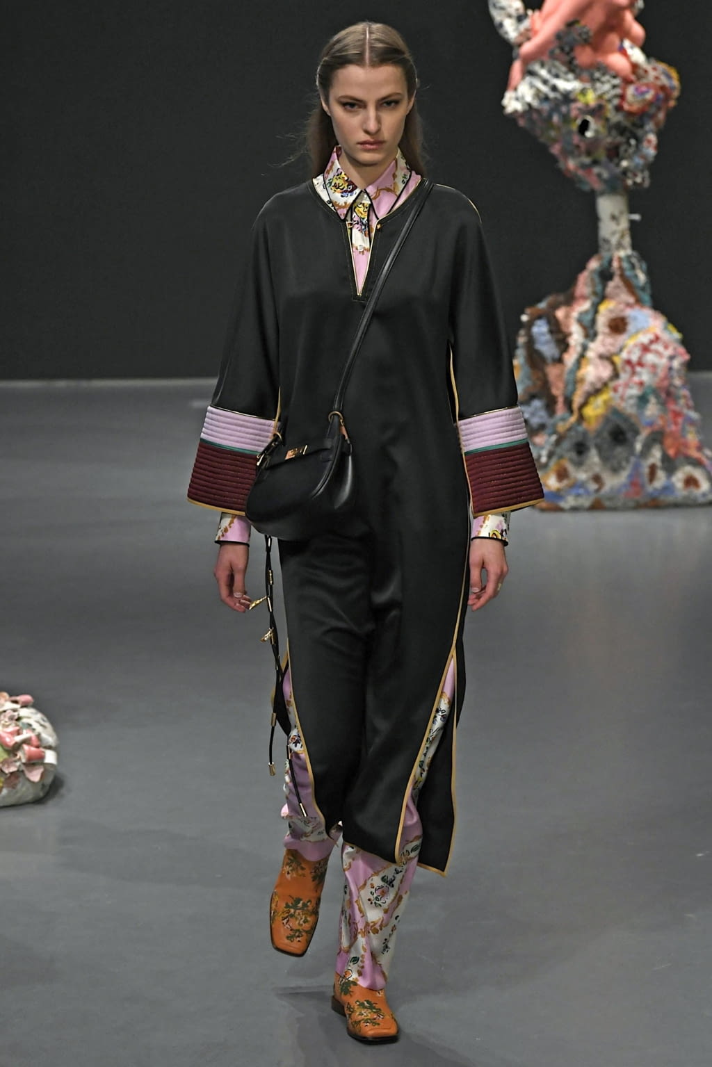 Fashion Week New York Fall/Winter 2020 look 23 from the Tory Burch collection womenswear