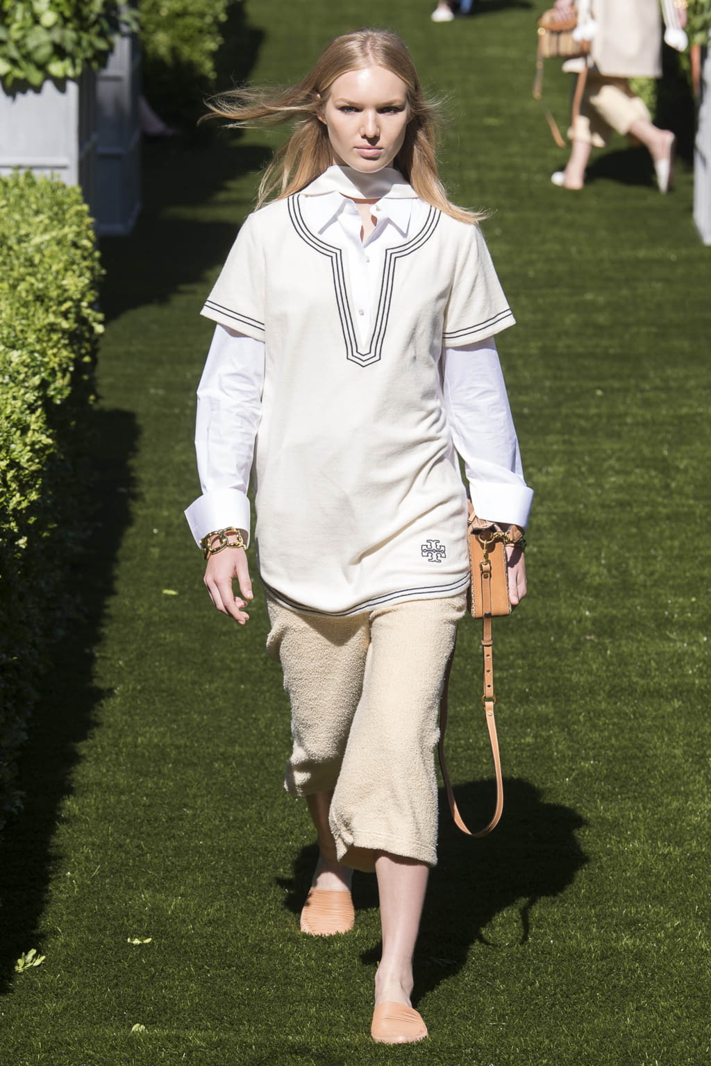 Fashion Week New York Spring/Summer 2018 look 14 from the Tory Burch collection womenswear
