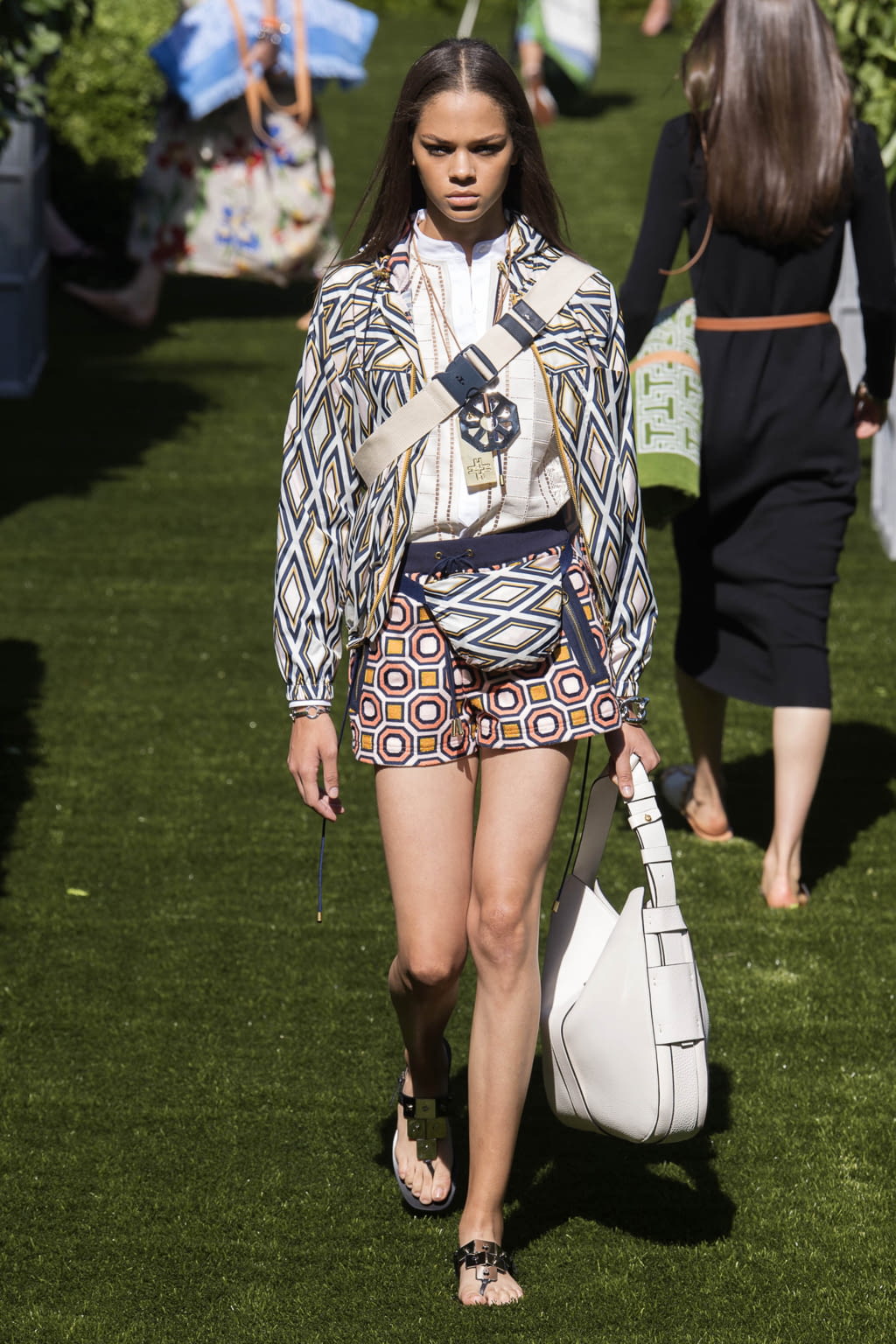 Fashion Week New York Spring/Summer 2018 look 35 from the Tory Burch collection womenswear