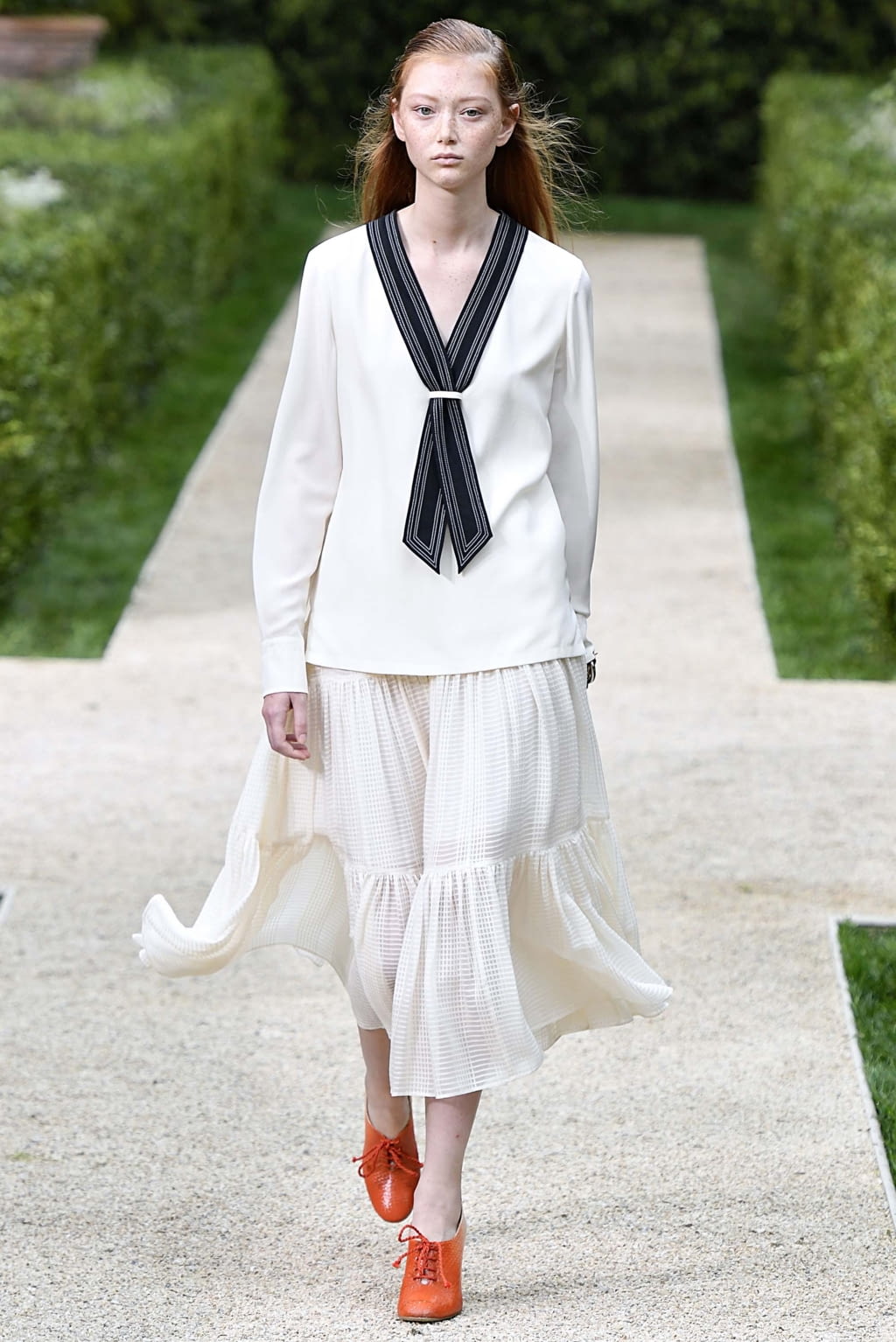 Fashion Week New York Spring/Summer 2019 look 1 from the Tory Burch collection womenswear