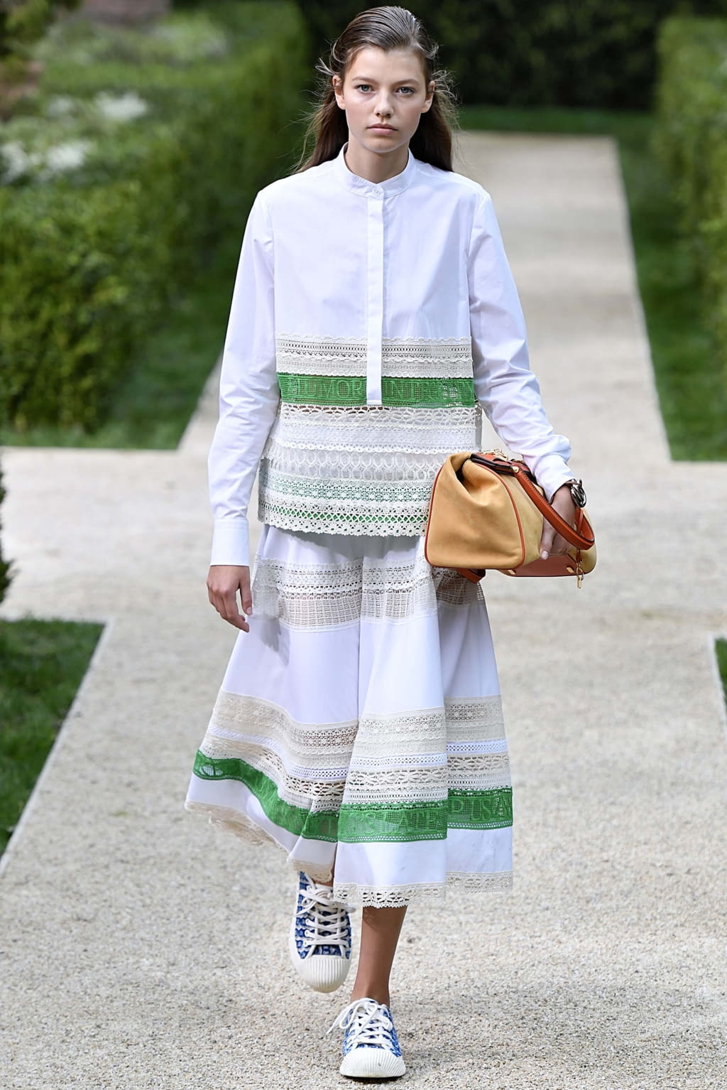 Fashion Week New York Spring/Summer 2019 look 6 from the Tory Burch collection womenswear