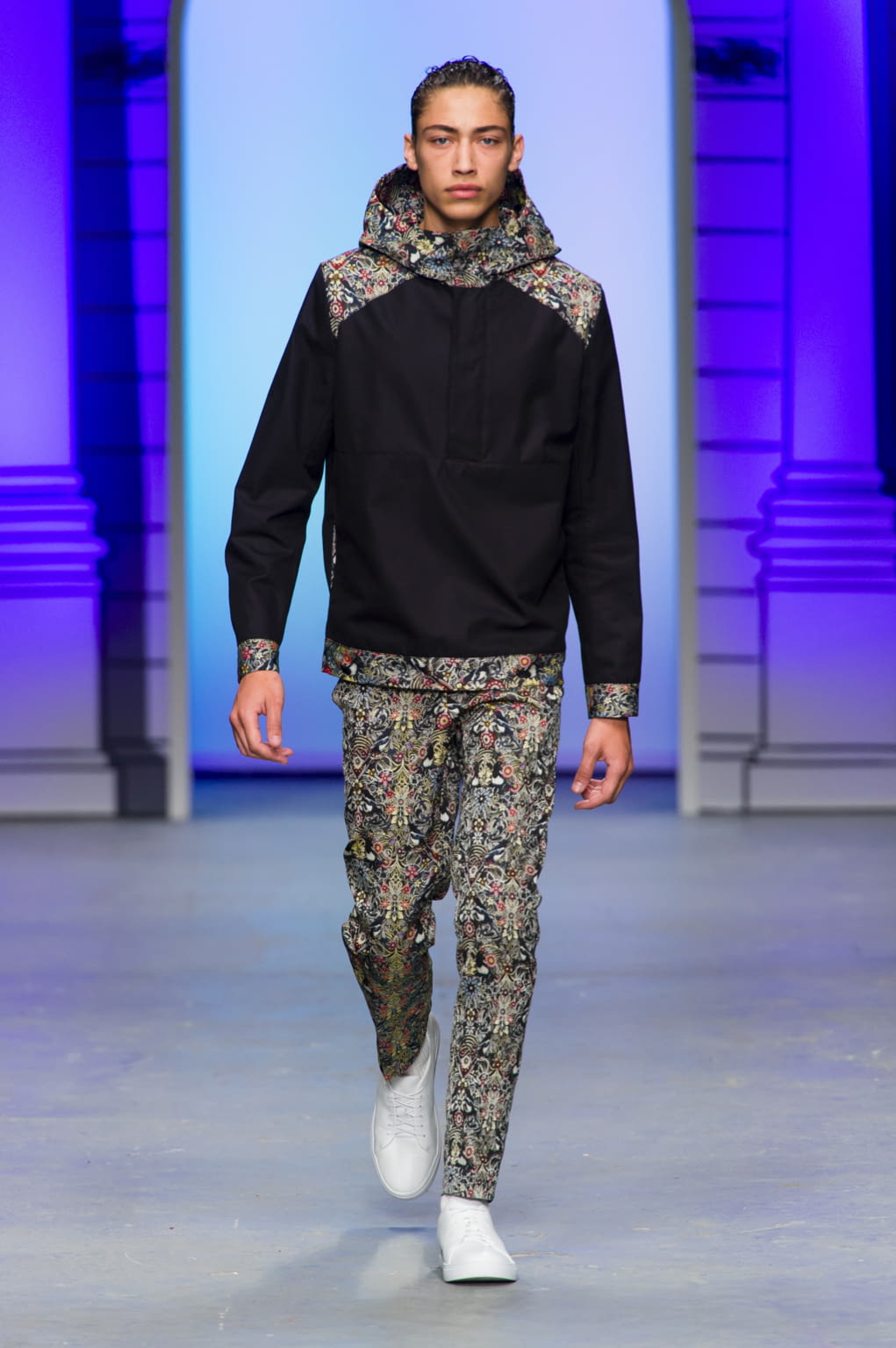 Fashion Week London Spring/Summer 2017 look 2 from the Tiger of Sweden collection menswear