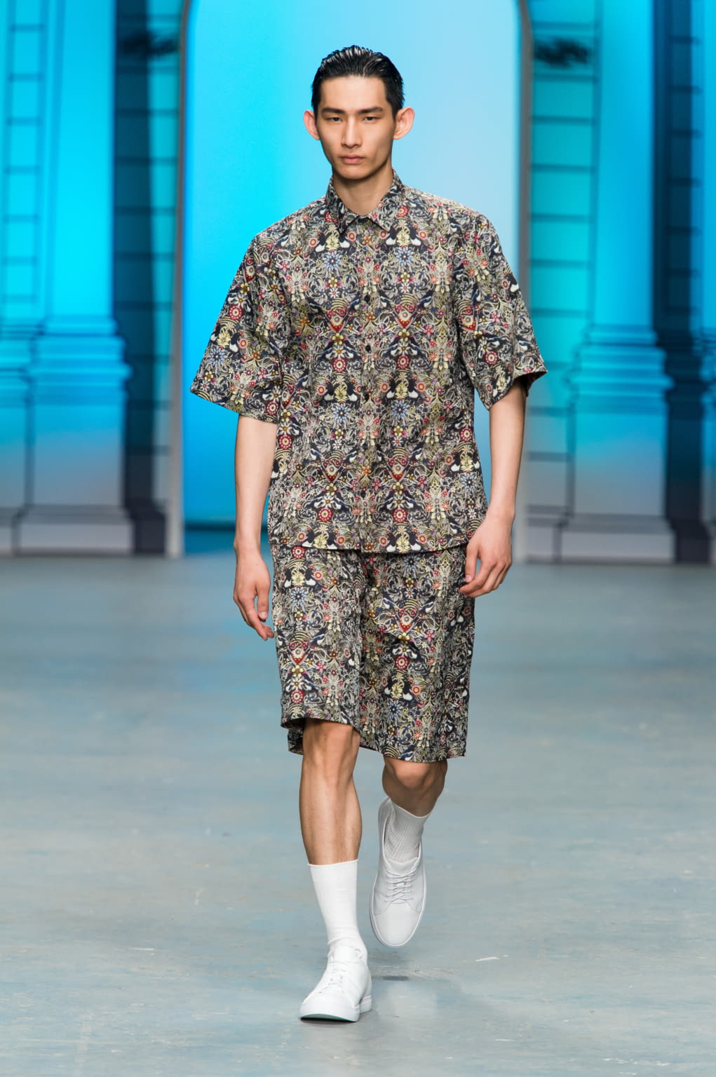 Fashion Week London Spring/Summer 2017 look 6 from the Tiger of Sweden collection menswear