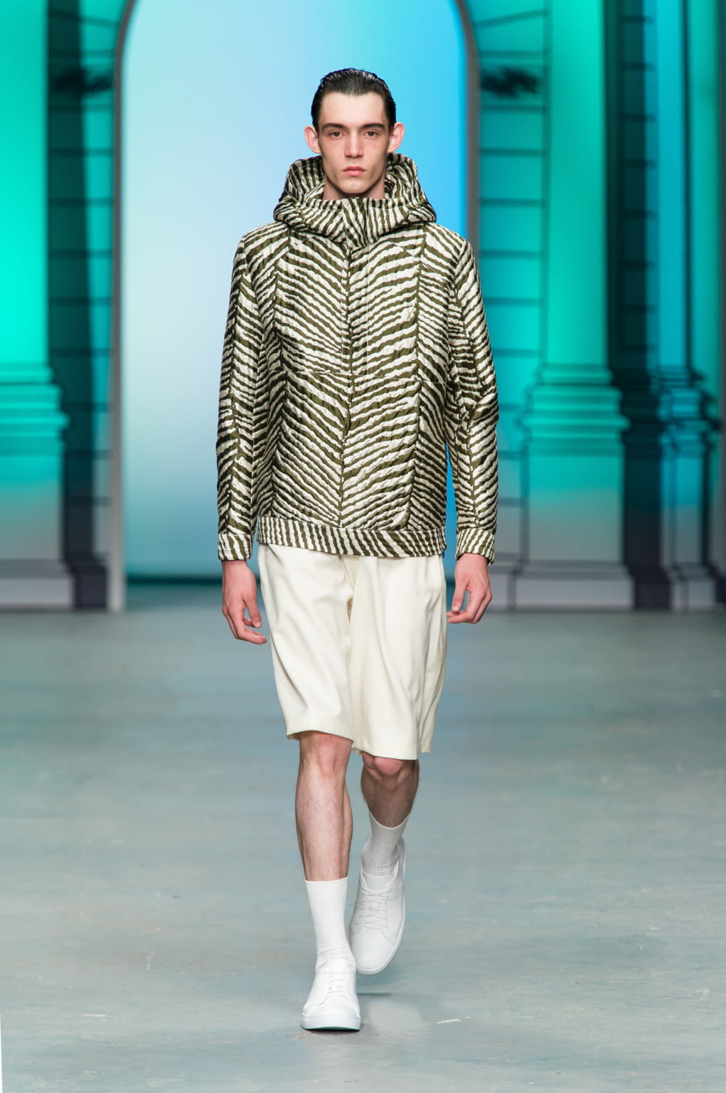 Fashion Week London Spring/Summer 2017 look 13 from the Tiger of Sweden collection menswear