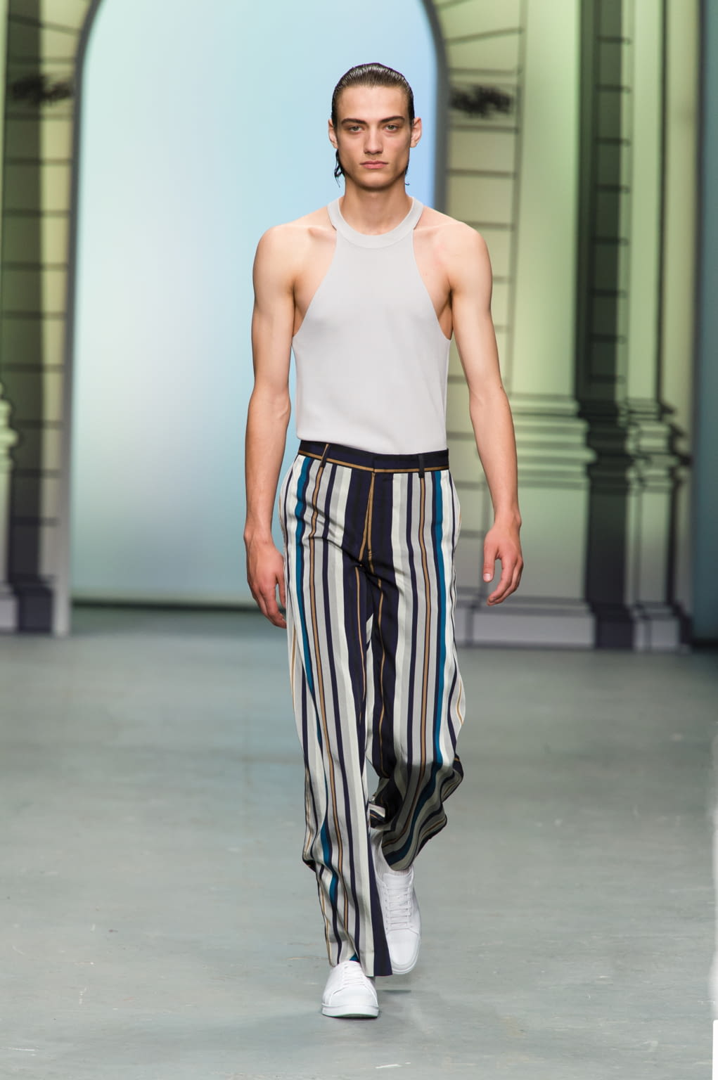 Fashion Week London Spring/Summer 2017 look 19 from the Tiger of Sweden collection menswear