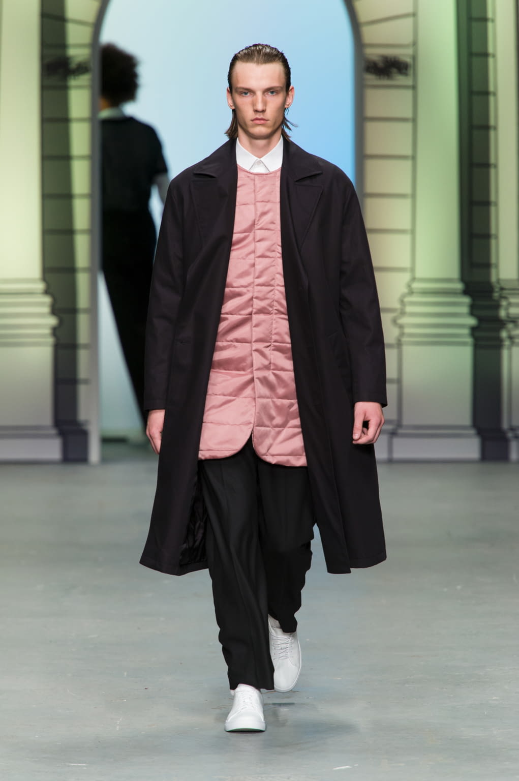 Fashion Week London Spring/Summer 2017 look 34 from the Tiger of Sweden collection 男装