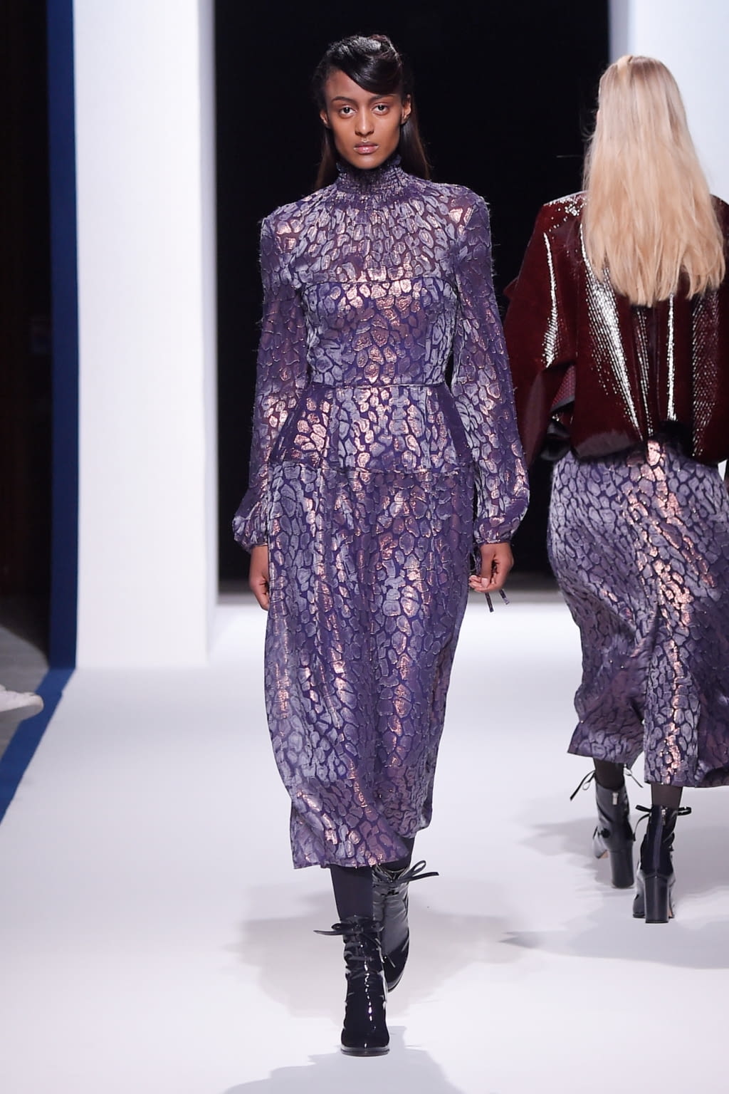 Fashion Week Paris Fall/Winter 2016 look 2 from the Talbot Runhof collection womenswear