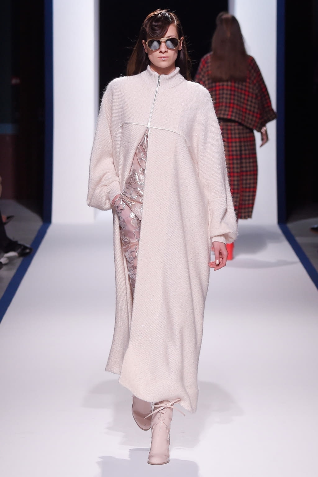 Fashion Week Paris Fall/Winter 2016 look 16 from the Talbot Runhof collection womenswear