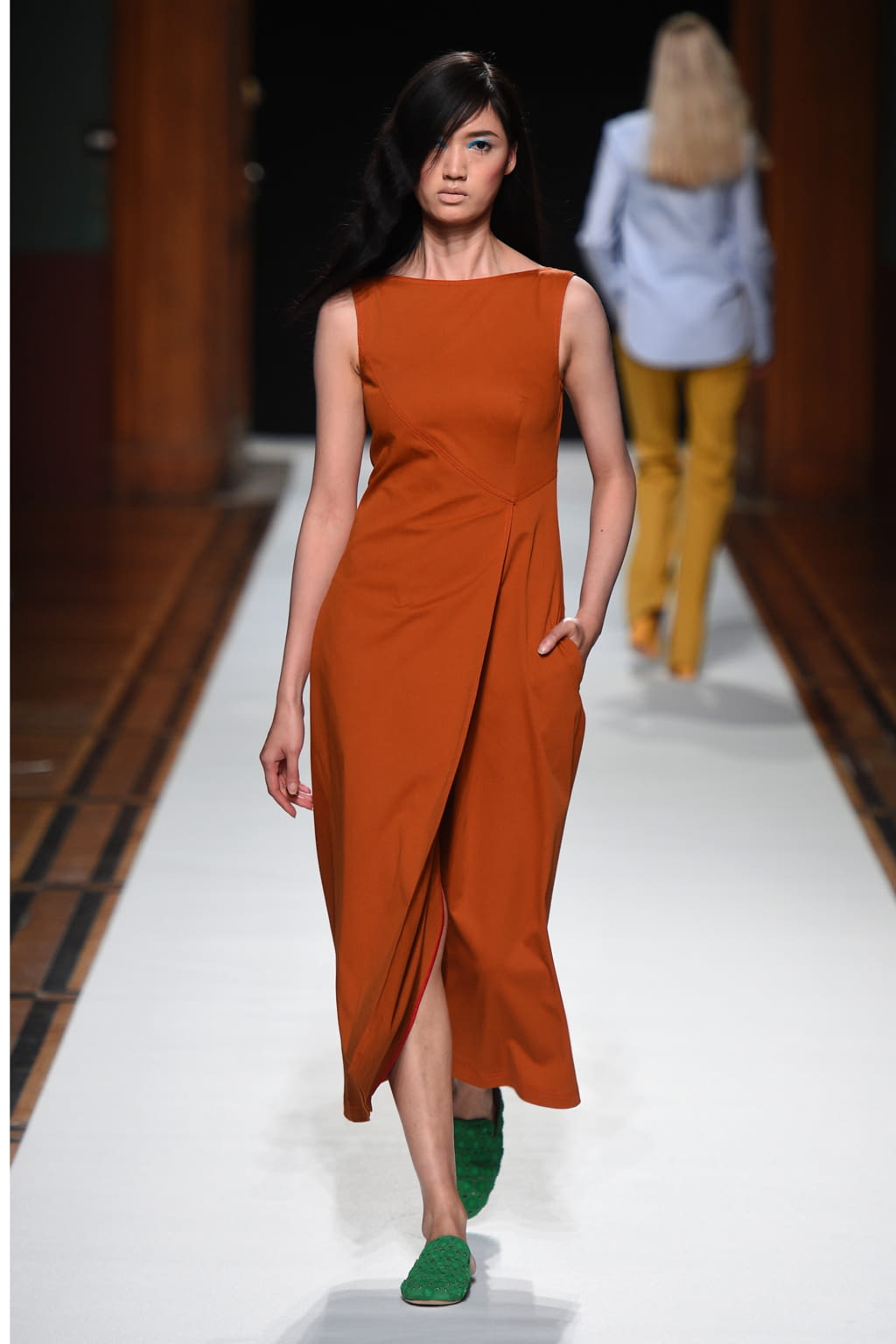 Fashion Week Paris Spring/Summer 2018 look 5 from the Talbot Runhof collection 女装