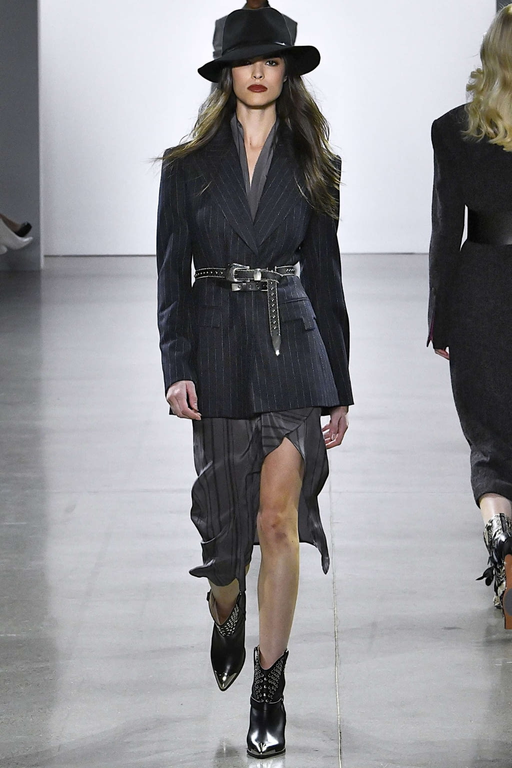 Fashion Week New York Fall/Winter 2019 look 32 from the Taoray Wang collection womenswear