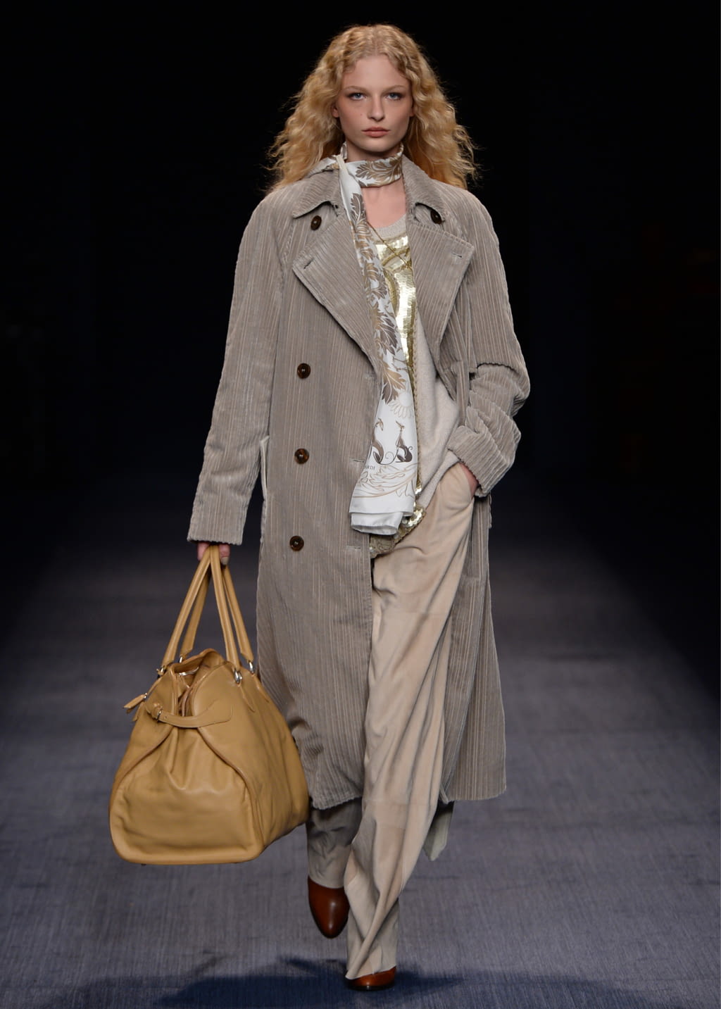 Fashion Week Milan Fall/Winter 2016 look 1 from the Trussardi collection 女装